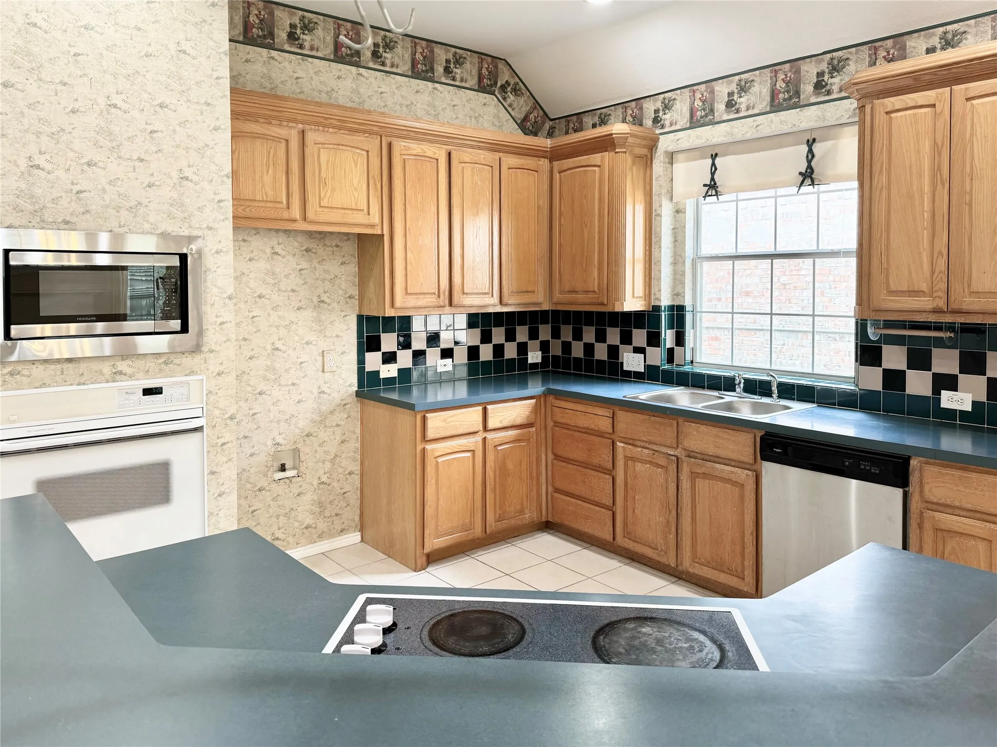 Single Family Residence For Rent in Collin County , 4704 Rockcreek Lane, Plano, Texas 75024, 3 Bedroom, 3 Bathroom, 2 Garage spaces, 2,367 Sqft, built in 1995, mls#21402074, Real Estate Agent in Plano, Homes For Rent in Collin county, Homes For Rent in Plano, Realtor in Plano Texas, Real Estate Brokerage Independent Realty Texas, Luminita Cordes Realtor