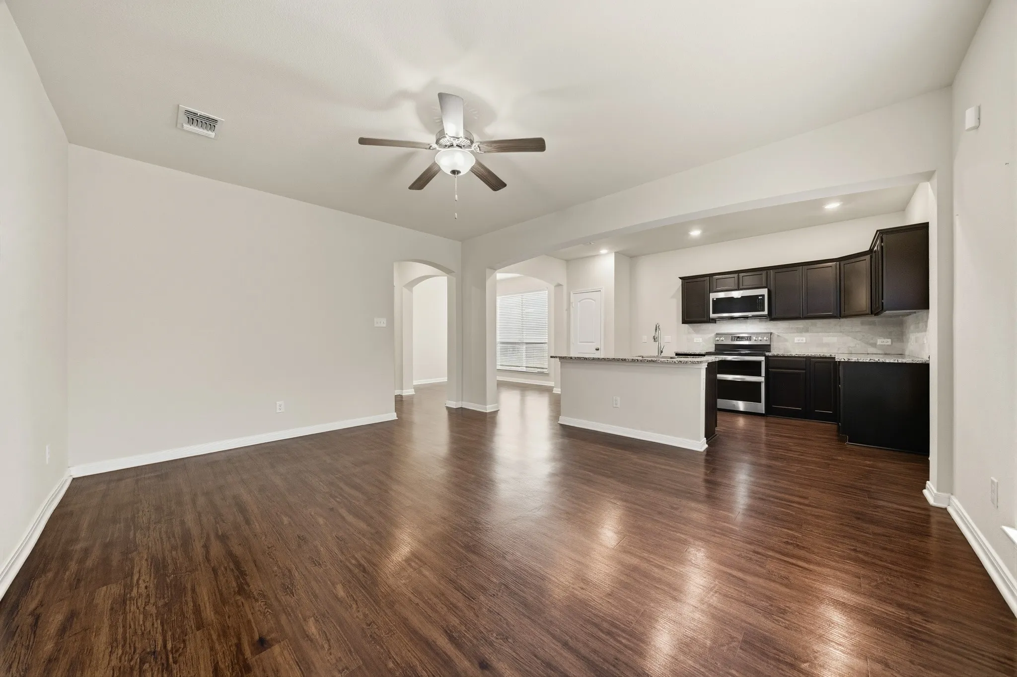 Single Family Residence For Sale in Coryell County , 602 Hobby Road, Copperas Cove, Texas 76522, 4 Bedroom, 3 Bathroom, 2 Garage spaces, 2,577 Sqft, built in 2018, mls#21401227, Real Estate Agent in Copperas Cove, Homes For Sale in Coryell county, Homes For Sale in Copperas Cove, Realtor in Copperas Cove Texas, Real Estate Brokerage Independent Realty Texas, Luminita Cordes Realtor