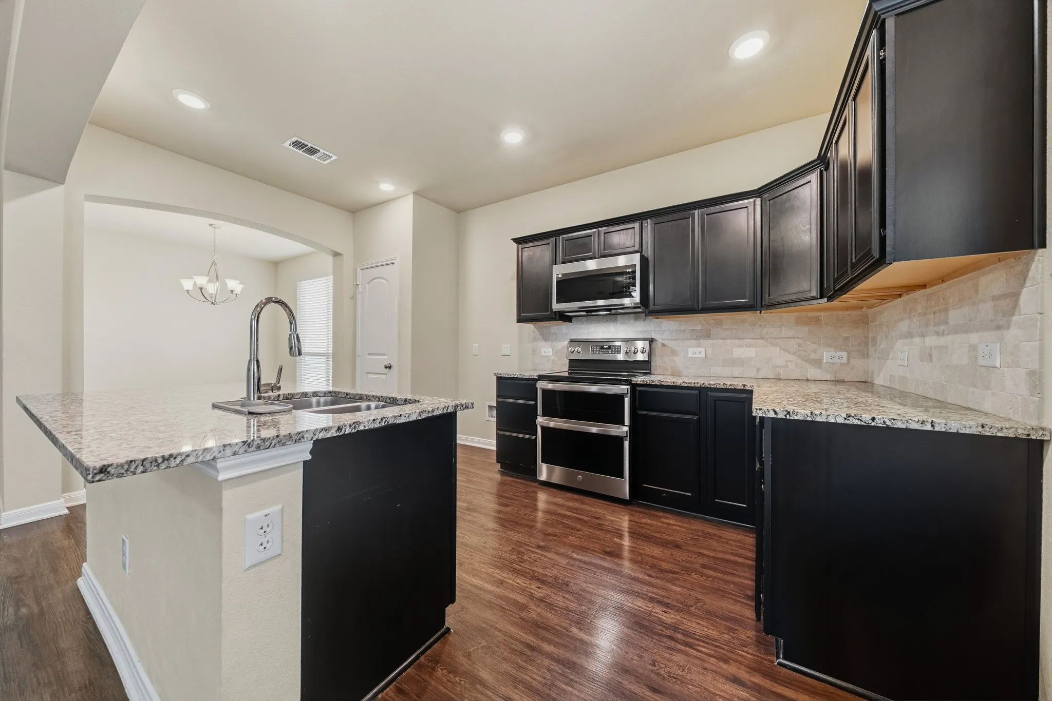 Single Family Residence For Sale in Coryell County , 602 Hobby Road, Copperas Cove, Texas 76522, 4 Bedroom, 3 Bathroom, 2 Garage spaces, 2,577 Sqft, built in 2018, mls#21401227, Real Estate Agent in Copperas Cove, Homes For Sale in Coryell county, Homes For Sale in Copperas Cove, Realtor in Copperas Cove Texas, Real Estate Brokerage Independent Realty Texas, Luminita Cordes Realtor