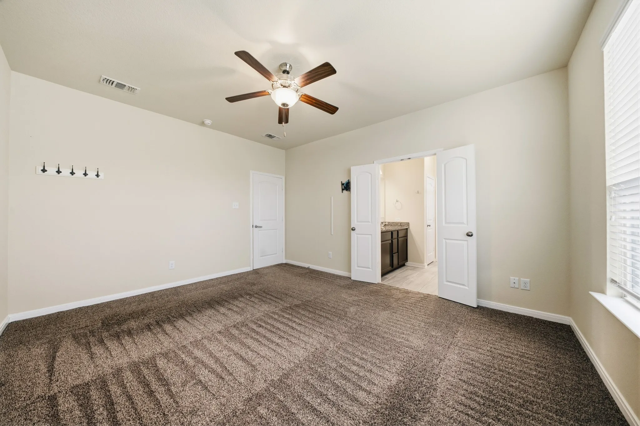 Single Family Residence For Sale in Coryell County , 602 Hobby Road, Copperas Cove, Texas 76522, 4 Bedroom, 3 Bathroom, 2 Garage spaces, 2,577 Sqft, built in 2018, mls#21401227, Real Estate Agent in Copperas Cove, Homes For Sale in Coryell county, Homes For Sale in Copperas Cove, Realtor in Copperas Cove Texas, Real Estate Brokerage Independent Realty Texas, Luminita Cordes Realtor