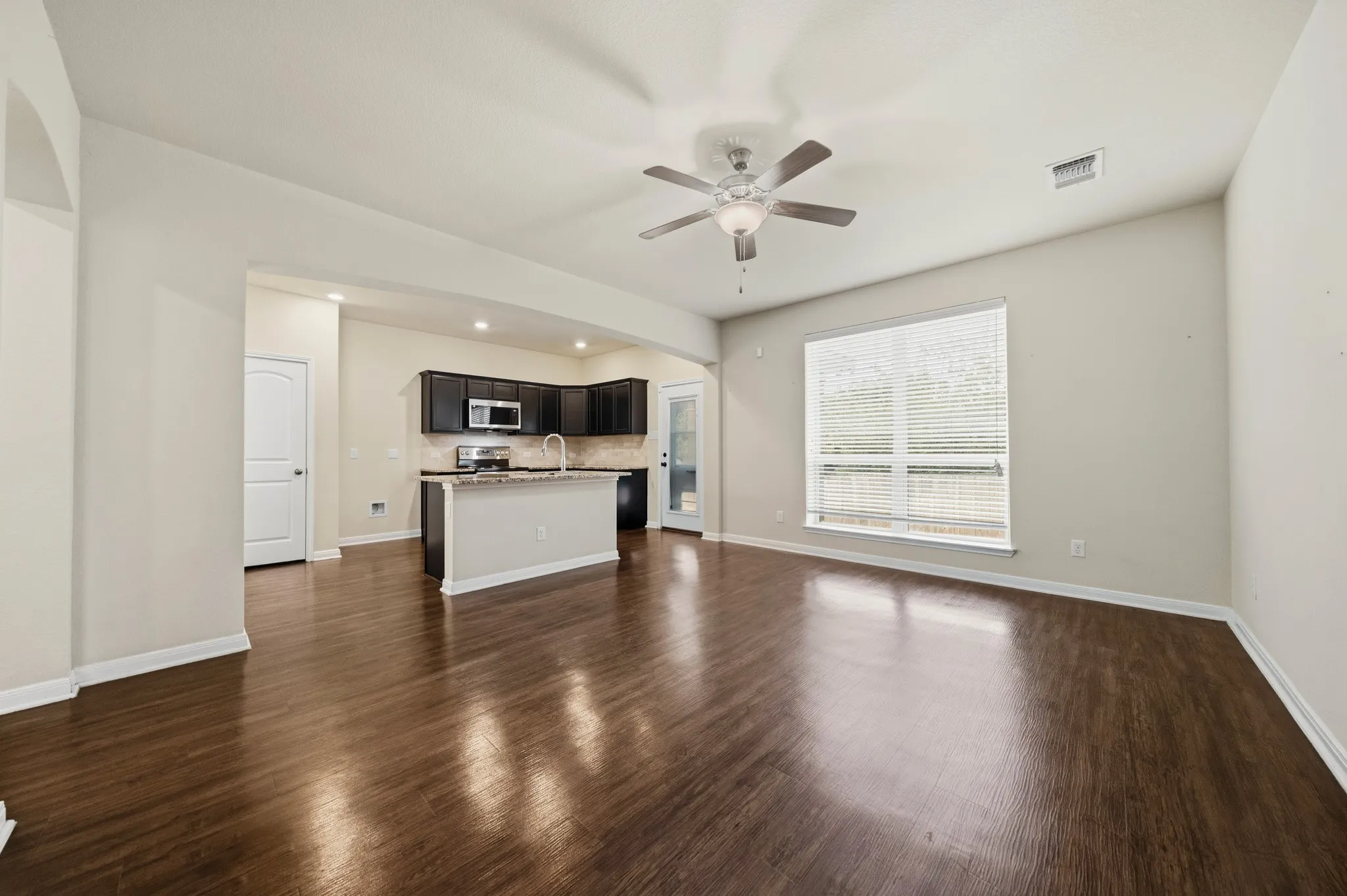 Single Family Residence For Sale in Coryell County , 602 Hobby Road, Copperas Cove, Texas 76522, 4 Bedroom, 3 Bathroom, 2 Garage spaces, 2,577 Sqft, built in 2018, mls#21401227, Real Estate Agent in Copperas Cove, Homes For Sale in Coryell county, Homes For Sale in Copperas Cove, Realtor in Copperas Cove Texas, Real Estate Brokerage Independent Realty Texas, Luminita Cordes Realtor