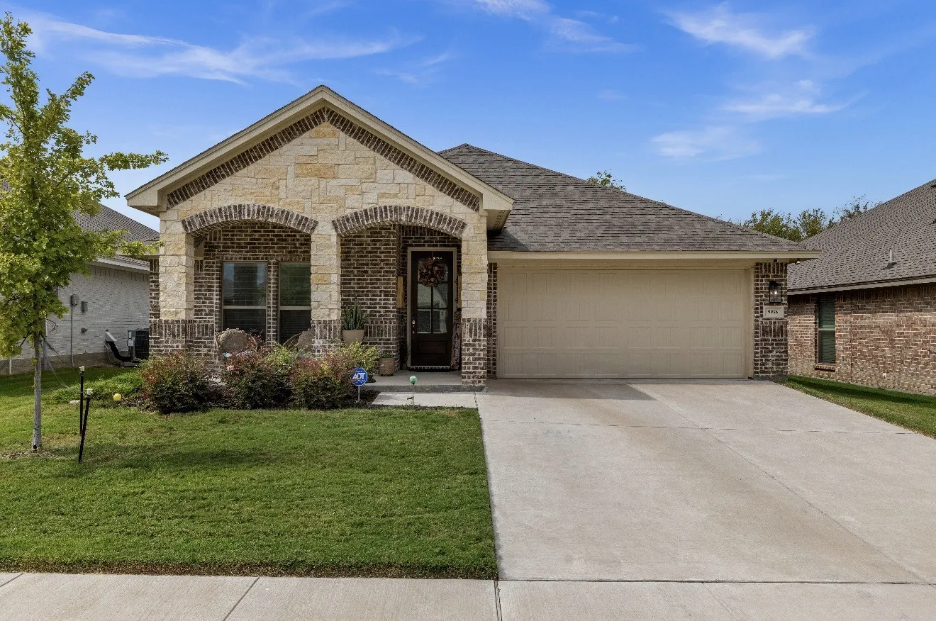 Single Family Residence For Sale in Tarrant County , 9936 Mescalbean Boulevard, Fort Worth, Texas 76036, 4 Bedroom, 2 Bathroom, 2 Garage spaces, 1,990 Sqft, built in 2022, mls#21401119, Real Estate Agent in Fort Worth, Homes For Sale in Tarrant county, Homes For Sale in Fort Worth, Realtor in Fort Worth Texas, Real Estate Brokerage Independent Realty Texas, Luminita Cordes Realtor