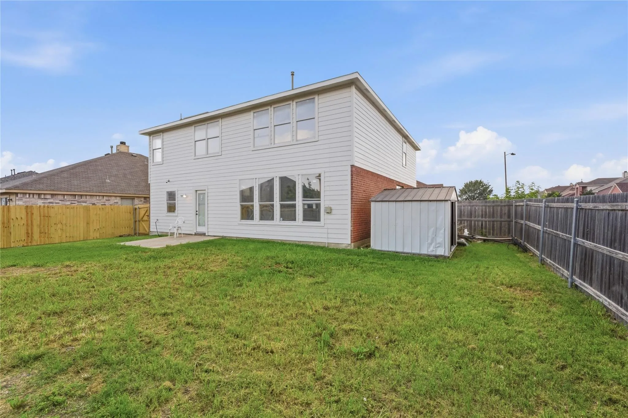 Single Family Residence For Sale in Tarrant County , 7301 Tin Cup Drive, Arlington, Texas 76001, 4 Bedroom, 3 Bathroom, 2 Garage spaces, 3,032 Sqft, built in 2001, mls#21401635, Real Estate Agent in Arlington, Homes For Sale in Tarrant county, Homes For Sale in Arlington, Realtor in Arlington Texas, Real Estate Brokerage Independent Realty Texas, Luminita Cordes Realtor