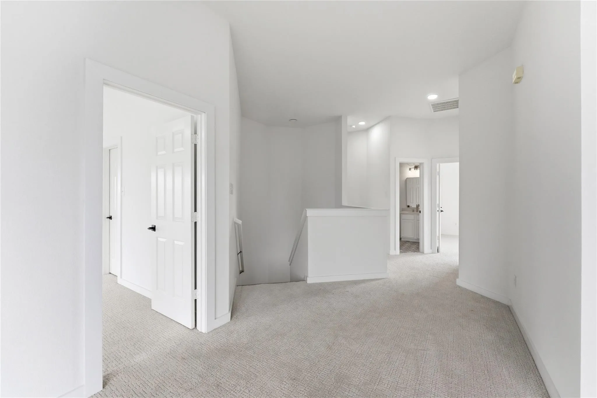 Single Family Residence For Sale in Tarrant County , 7301 Tin Cup Drive, Arlington, Texas 76001, 4 Bedroom, 3 Bathroom, 2 Garage spaces, 3,032 Sqft, built in 2001, mls#21401635, Real Estate Agent in Arlington, Homes For Sale in Tarrant county, Homes For Sale in Arlington, Realtor in Arlington Texas, Real Estate Brokerage Independent Realty Texas, Luminita Cordes Realtor