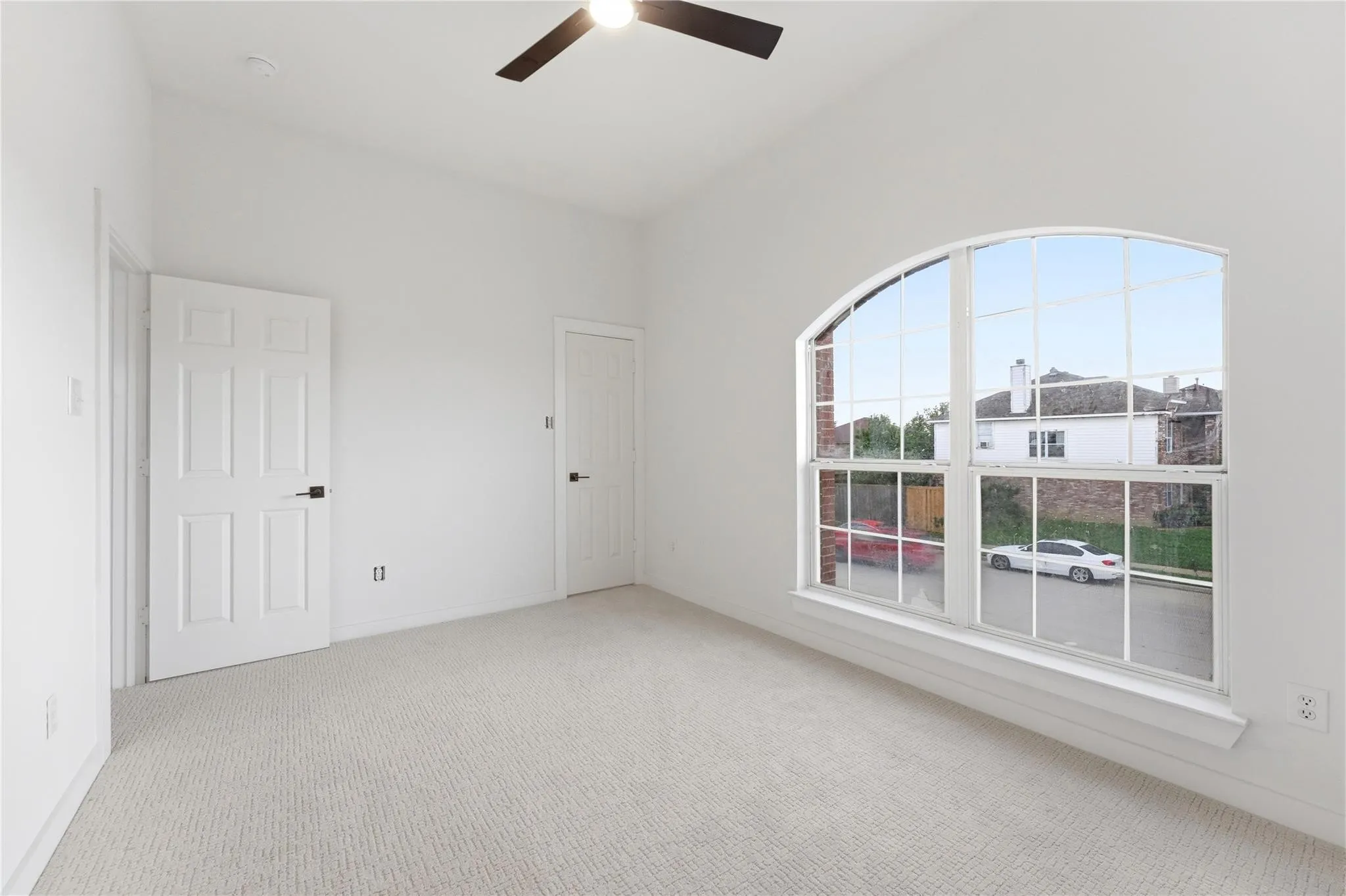 Single Family Residence For Sale in Tarrant County , 7301 Tin Cup Drive, Arlington, Texas 76001, 4 Bedroom, 3 Bathroom, 2 Garage spaces, 3,032 Sqft, built in 2001, mls#21401635, Real Estate Agent in Arlington, Homes For Sale in Tarrant county, Homes For Sale in Arlington, Realtor in Arlington Texas, Real Estate Brokerage Independent Realty Texas, Luminita Cordes Realtor