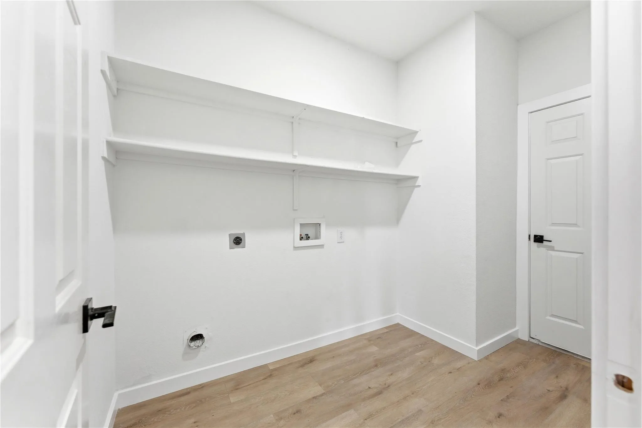 Single Family Residence For Sale in Tarrant County , 7301 Tin Cup Drive, Arlington, Texas 76001, 4 Bedroom, 3 Bathroom, 2 Garage spaces, 3,032 Sqft, built in 2001, mls#21401635, Real Estate Agent in Arlington, Homes For Sale in Tarrant county, Homes For Sale in Arlington, Realtor in Arlington Texas, Real Estate Brokerage Independent Realty Texas, Luminita Cordes Realtor