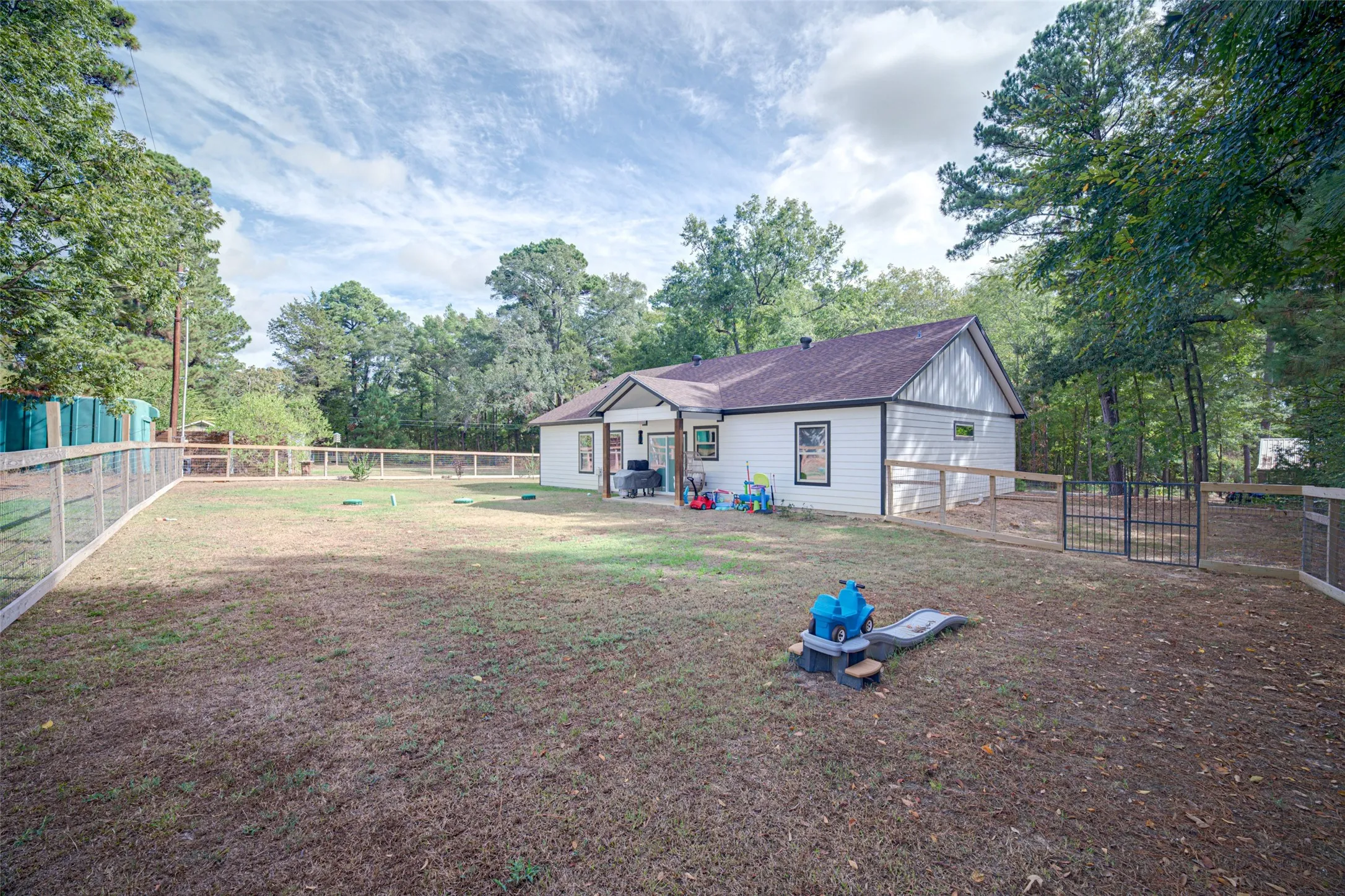 Single Family Residence For Sale in Wood County , 164 County Road 2157, Quitman, Texas 75783, 3 Bedroom, 2 Bathroom, 2 Garage spaces, 1,592 Sqft, built in 2023, mls#21402060, Real Estate Agent in Quitman, Homes For Sale in Wood county, Homes For Sale in Quitman, Realtor in Quitman Texas, Real Estate Brokerage Independent Realty Texas, Luminita Cordes Realtor
