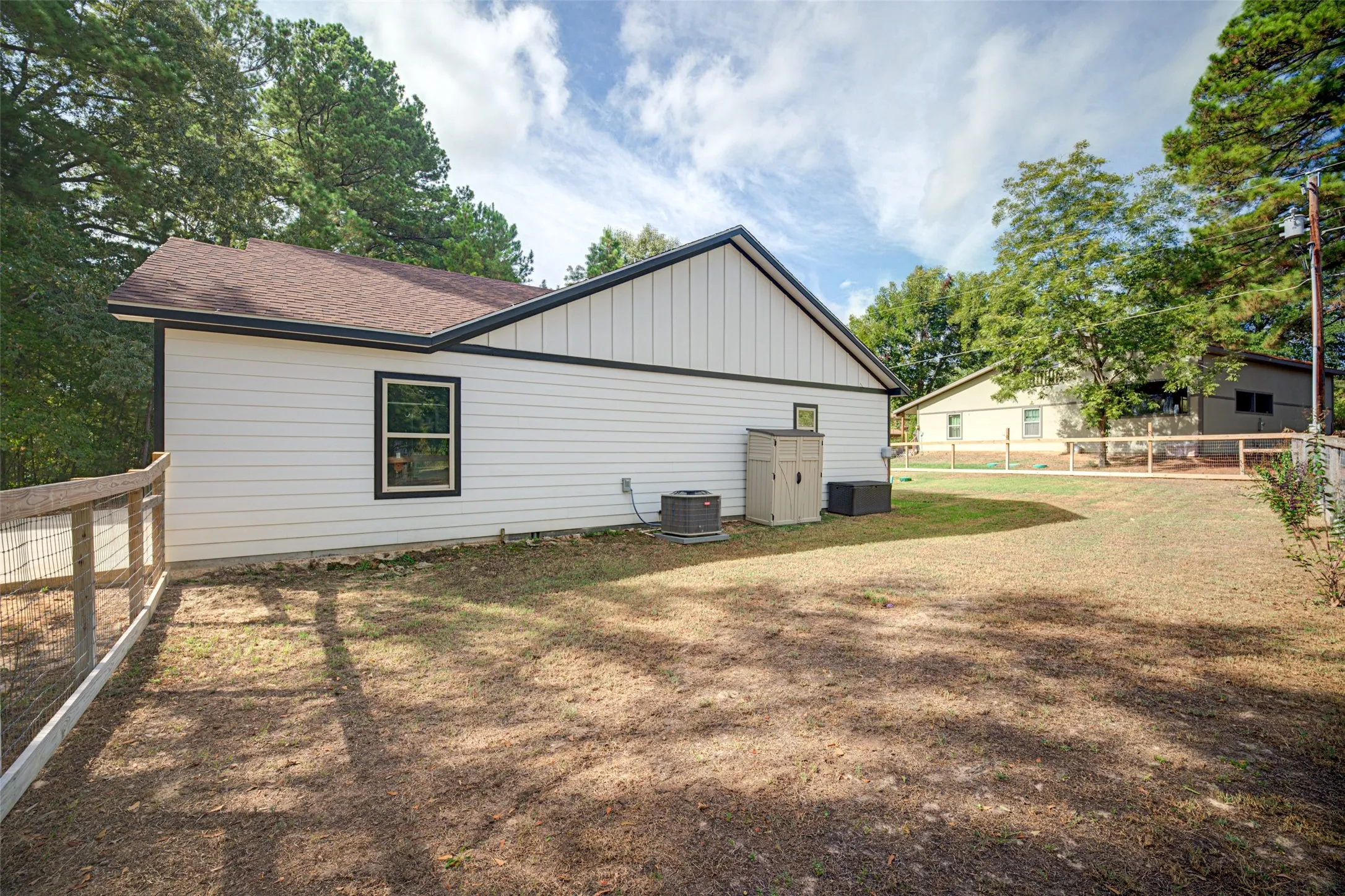 Single Family Residence For Sale in Wood County , 164 County Road 2157, Quitman, Texas 75783, 3 Bedroom, 2 Bathroom, 2 Garage spaces, 1,592 Sqft, built in 2023, mls#21402060, Real Estate Agent in Quitman, Homes For Sale in Wood county, Homes For Sale in Quitman, Realtor in Quitman Texas, Real Estate Brokerage Independent Realty Texas, Luminita Cordes Realtor