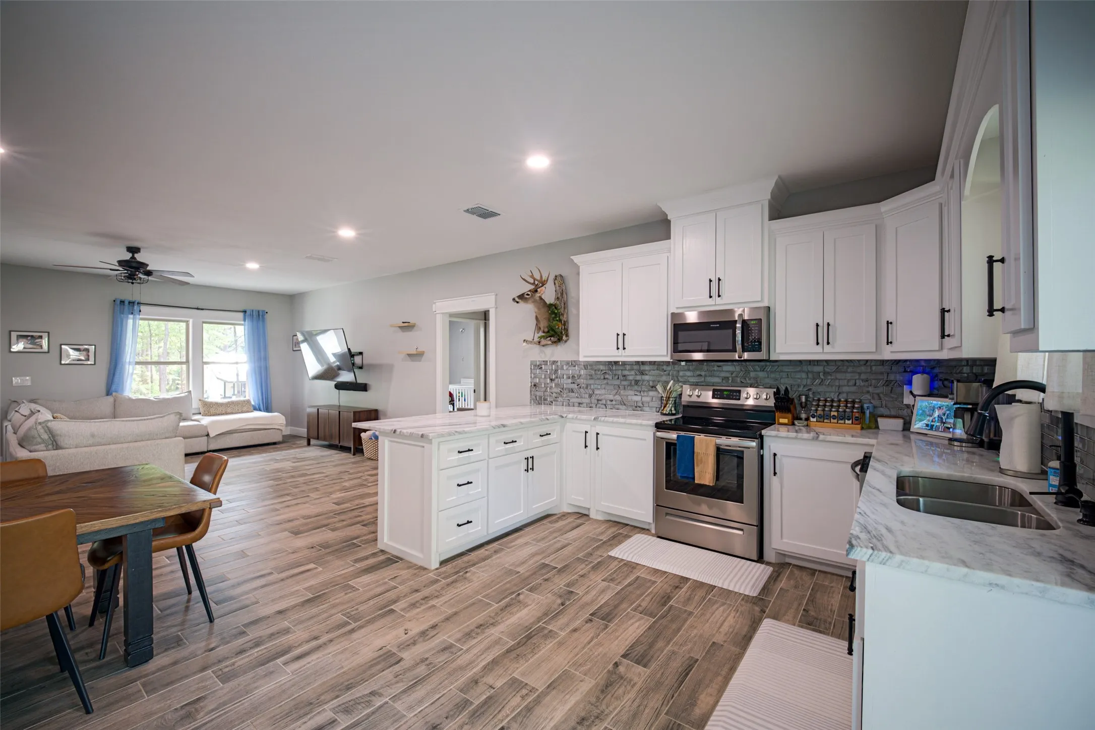 Single Family Residence For Sale in Wood County , 164 County Road 2157, Quitman, Texas 75783, 3 Bedroom, 2 Bathroom, 2 Garage spaces, 1,592 Sqft, built in 2023, mls#21402060, Real Estate Agent in Quitman, Homes For Sale in Wood county, Homes For Sale in Quitman, Realtor in Quitman Texas, Real Estate Brokerage Independent Realty Texas, Luminita Cordes Realtor
