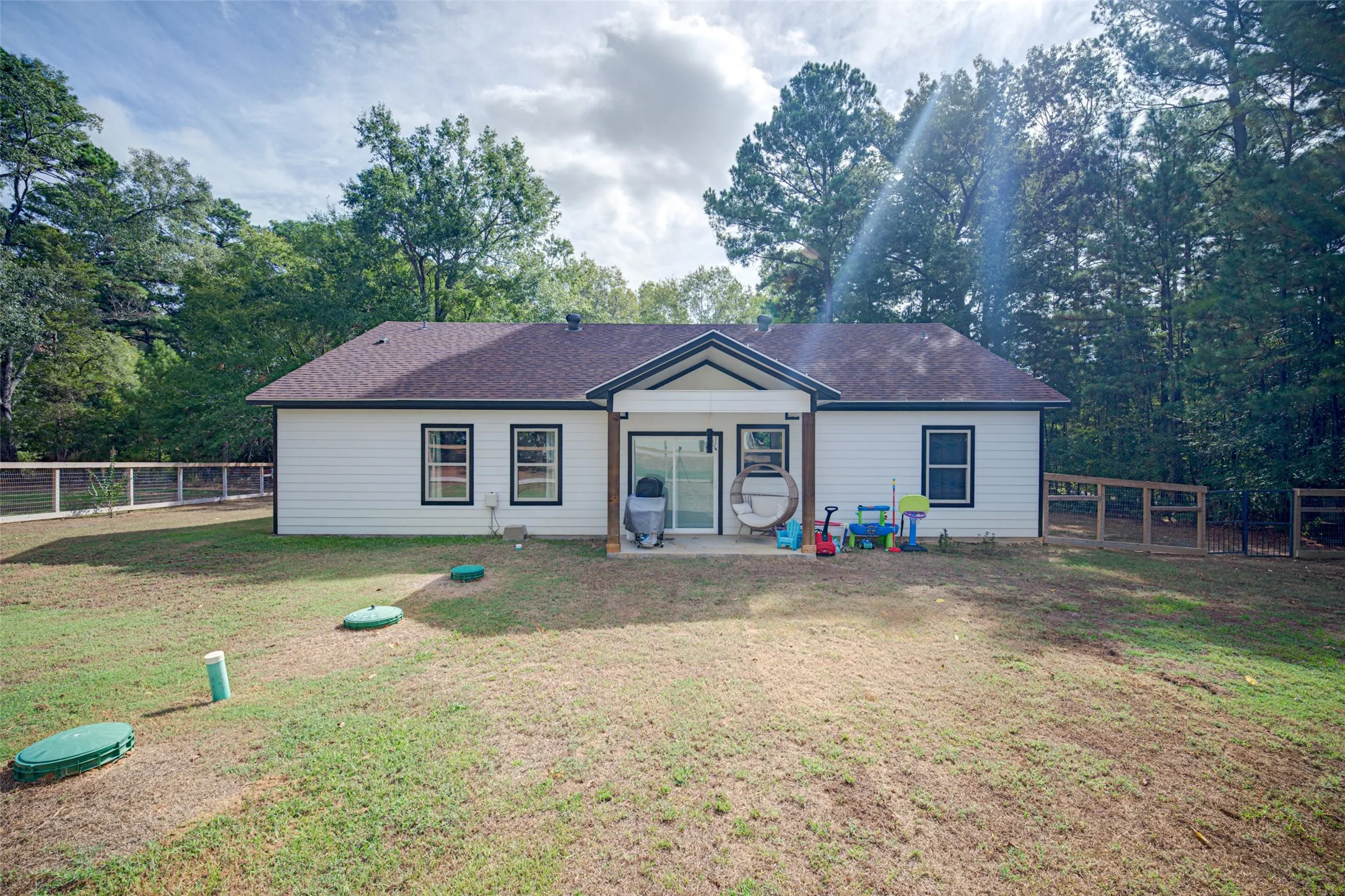 Single Family Residence For Sale in Wood County , 164 County Road 2157, Quitman, Texas 75783, 3 Bedroom, 2 Bathroom, 2 Garage spaces, 1,592 Sqft, built in 2023, mls#21402060, Real Estate Agent in Quitman, Homes For Sale in Wood county, Homes For Sale in Quitman, Realtor in Quitman Texas, Real Estate Brokerage Independent Realty Texas, Luminita Cordes Realtor