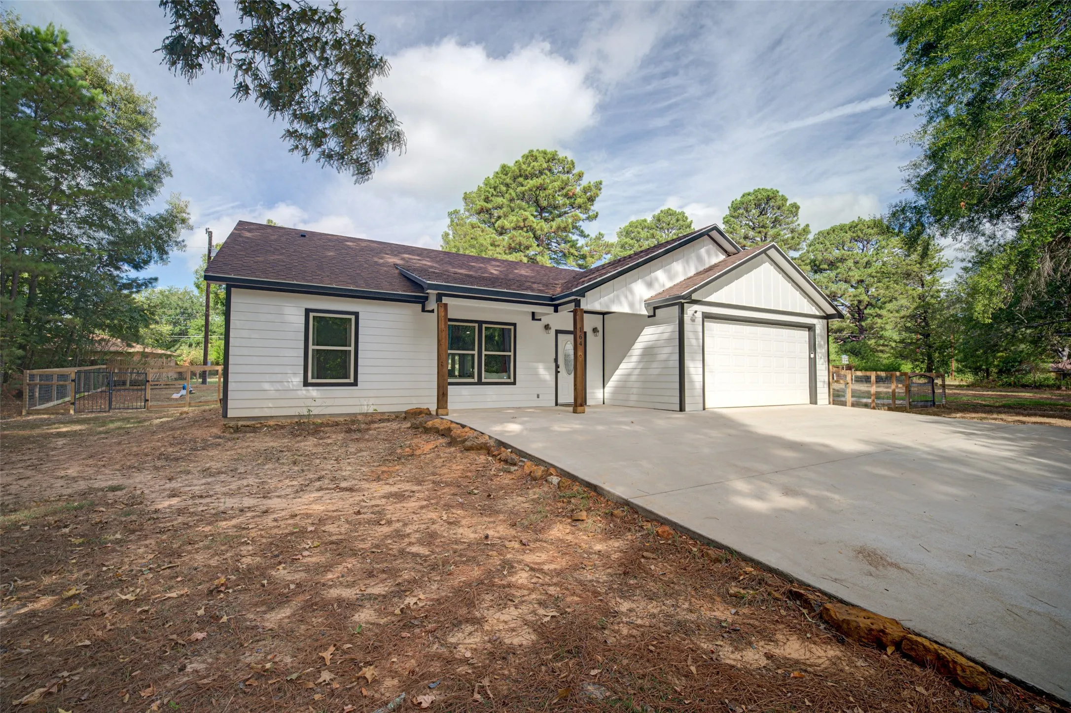 Single Family Residence For Sale in Wood County , 164 County Road 2157, Quitman, Texas 75783, 3 Bedroom, 2 Bathroom, 2 Garage spaces, 1,592 Sqft, built in 2023, mls#21402060, Real Estate Agent in Quitman, Homes For Sale in Wood county, Homes For Sale in Quitman, Realtor in Quitman Texas, Real Estate Brokerage Independent Realty Texas, Luminita Cordes Realtor