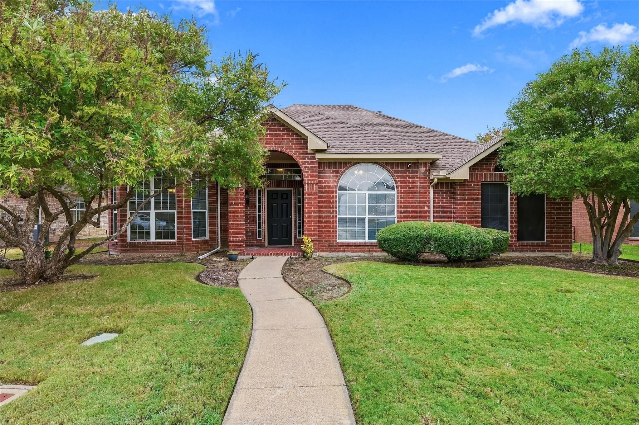 Single Family Residence For Rent in Denton County , 1653 Glenmore Drive, Lewisville, Texas 75077, 3 Bedroom, 2 Bathroom, 2 Garage spaces, 1,952 Sqft, built in 1992, mls#21387491, Real Estate Agent in Lewisville, Homes For Rent in Denton county, Homes For Rent in Lewisville, Realtor in Lewisville Texas, Real Estate Brokerage Independent Realty Texas, Luminita Cordes Realtor