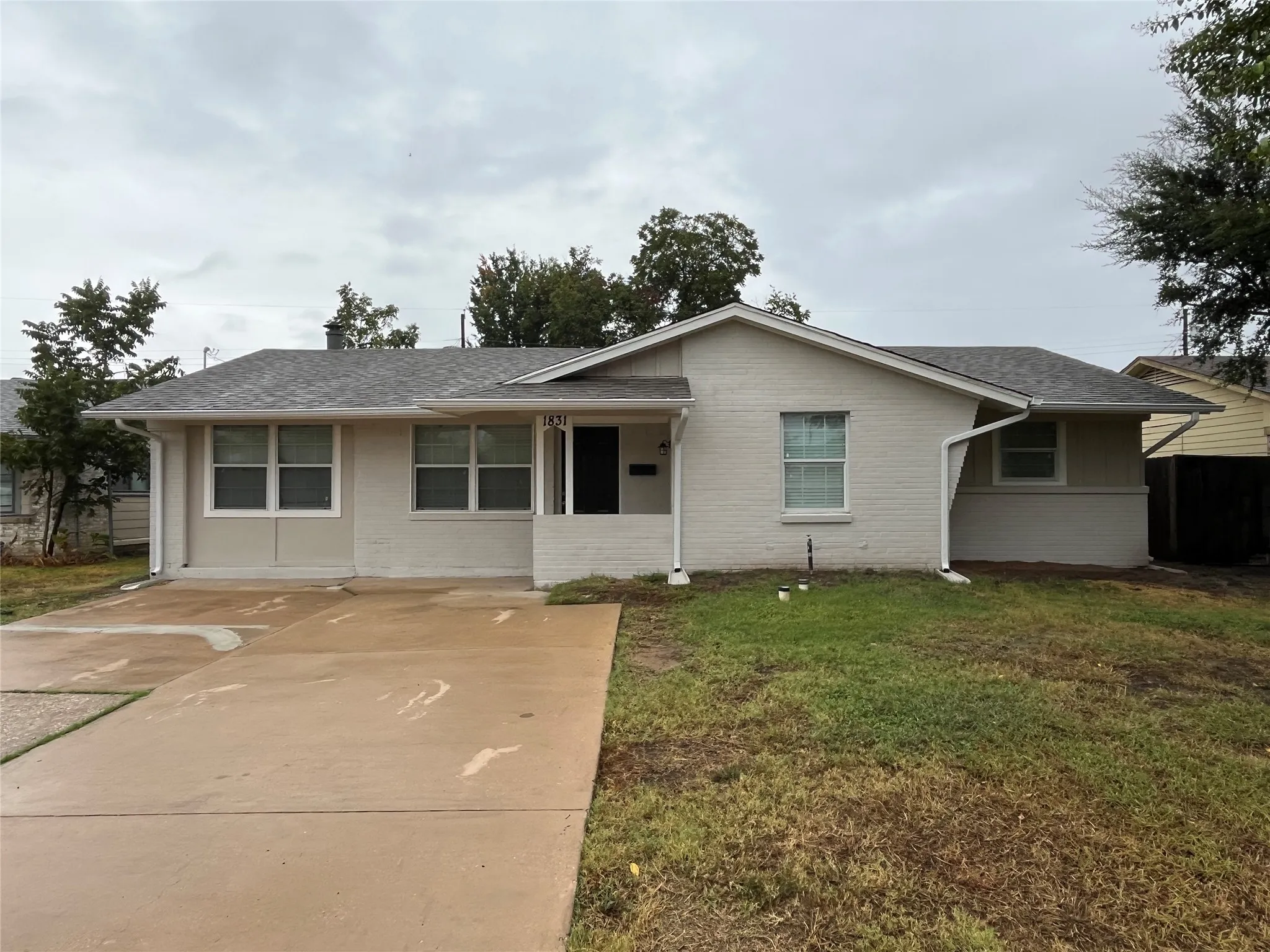 Single Family Residence For Rent in Dallas County , 1831 Moonbeam Lane, Carrollton, Texas 75006, 3 Bedroom, 2 Bathroom, Garage spaces, 1,496 Sqft, built in 1964, mls#21378268, Real Estate Agent in Carrollton, Homes For Rent in Dallas county, Homes For Rent in Carrollton, Realtor in Carrollton Texas, Real Estate Brokerage Independent Realty Texas, Luminita Cordes Realtor