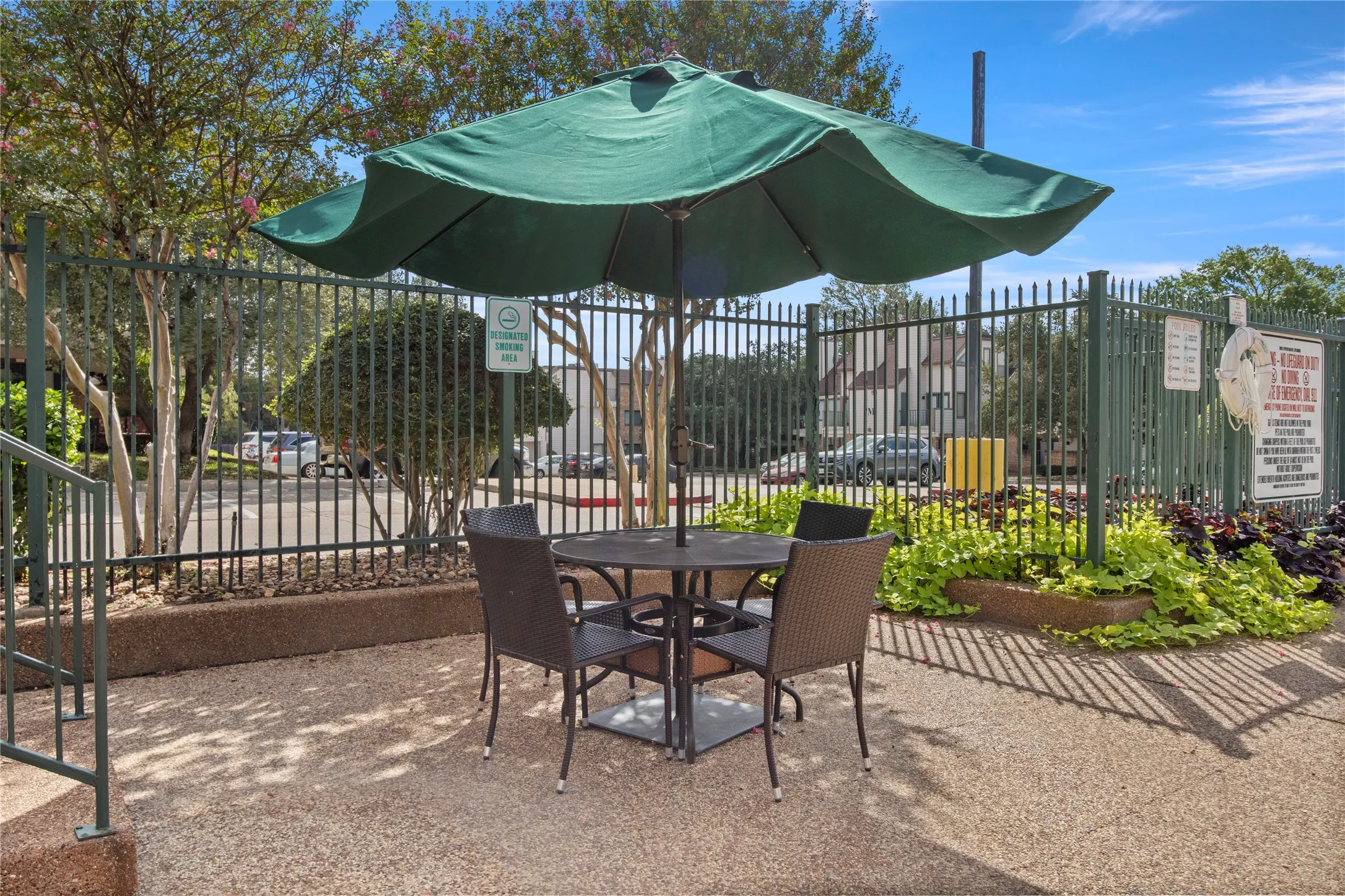 Condominium For Sale in Tarrant County , 2310 Balsam Drive B301, Arlington, Texas 76006, 1 Bedroom, 1 Bathroom, Garage spaces, 614 Sqft, built in 1981, mls#21400086, Real Estate Agent in Arlington, Homes For Sale in Tarrant county, Homes For Sale in Arlington, Realtor in Arlington Texas, Real Estate Brokerage Independent Realty Texas, Luminita Cordes Realtor