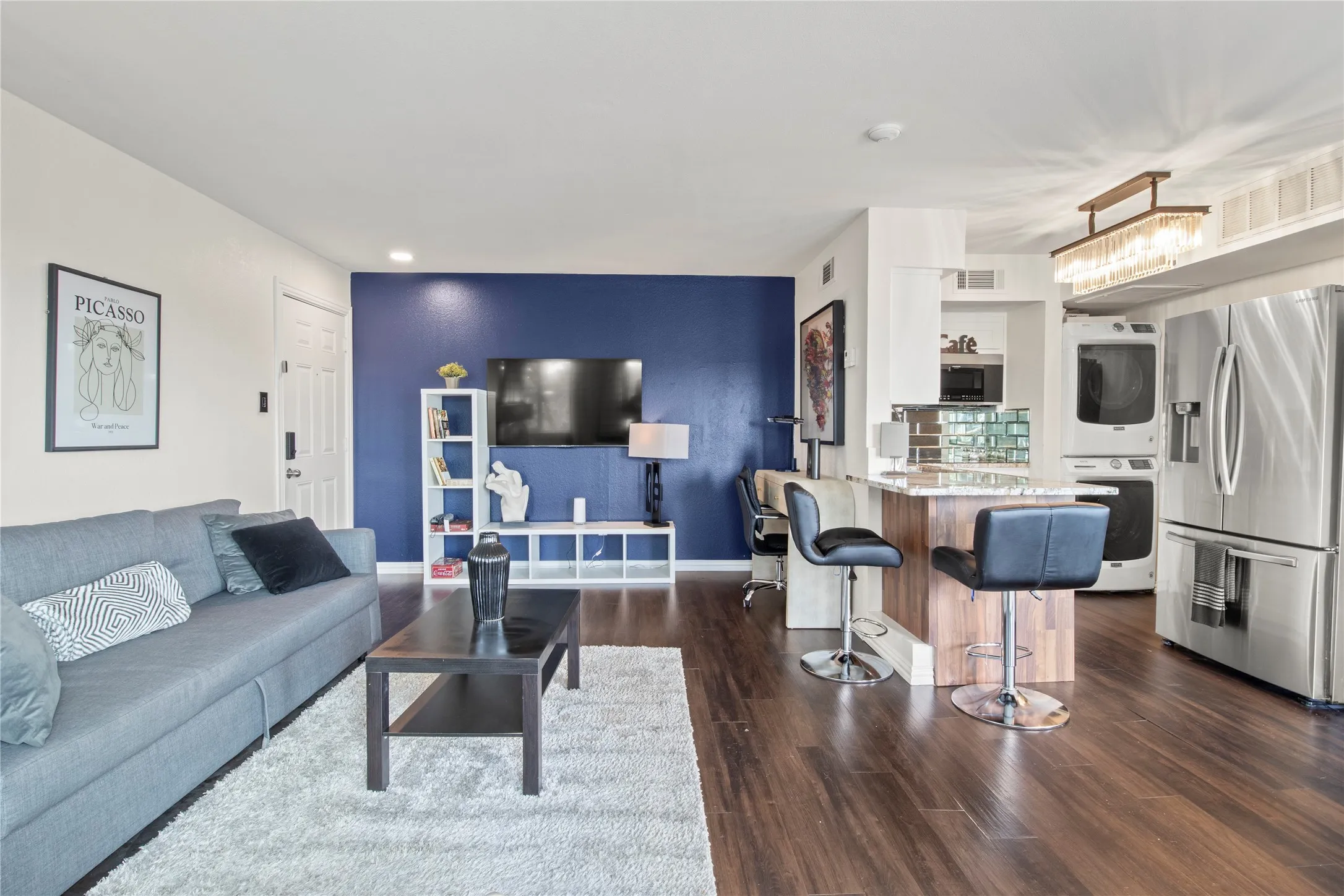 Condominium For Sale in Tarrant County , 2310 Balsam Drive B301, Arlington, Texas 76006, 1 Bedroom, 1 Bathroom, Garage spaces, 614 Sqft, built in 1981, mls#21400086, Real Estate Agent in Arlington, Homes For Sale in Tarrant county, Homes For Sale in Arlington, Realtor in Arlington Texas, Real Estate Brokerage Independent Realty Texas, Luminita Cordes Realtor