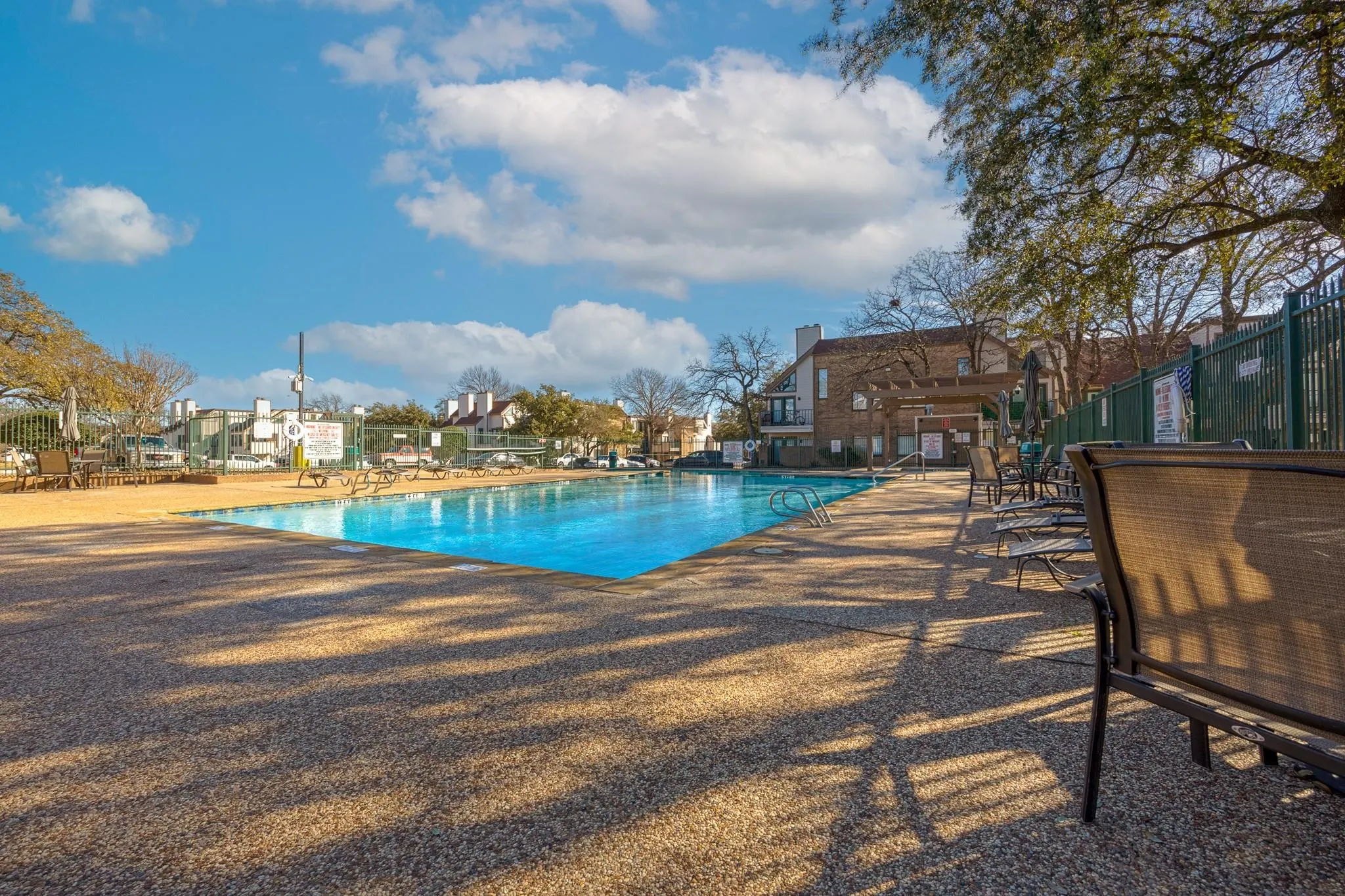 Condominium For Sale in Tarrant County , 2310 Balsam Drive B301, Arlington, Texas 76006, 1 Bedroom, 1 Bathroom, Garage spaces, 614 Sqft, built in 1981, mls#21400086, Real Estate Agent in Arlington, Homes For Sale in Tarrant county, Homes For Sale in Arlington, Realtor in Arlington Texas, Real Estate Brokerage Independent Realty Texas, Luminita Cordes Realtor