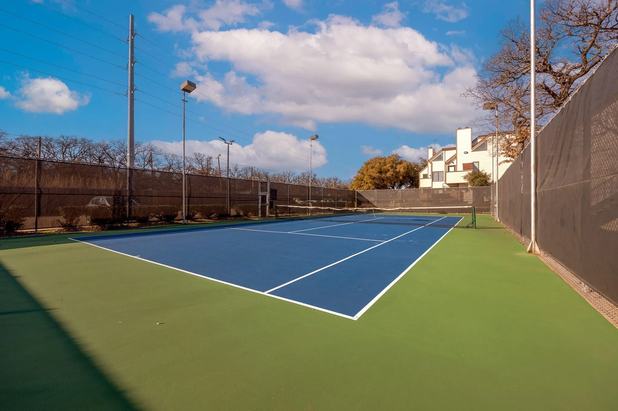 Condominium For Sale in Tarrant County , 2310 Balsam Drive B301, Arlington, Texas 76006, 1 Bedroom, 1 Bathroom, Garage spaces, 614 Sqft, built in 1981, mls#21400086, Real Estate Agent in Arlington, Homes For Sale in Tarrant county, Homes For Sale in Arlington, Realtor in Arlington Texas, Real Estate Brokerage Independent Realty Texas, Luminita Cordes Realtor