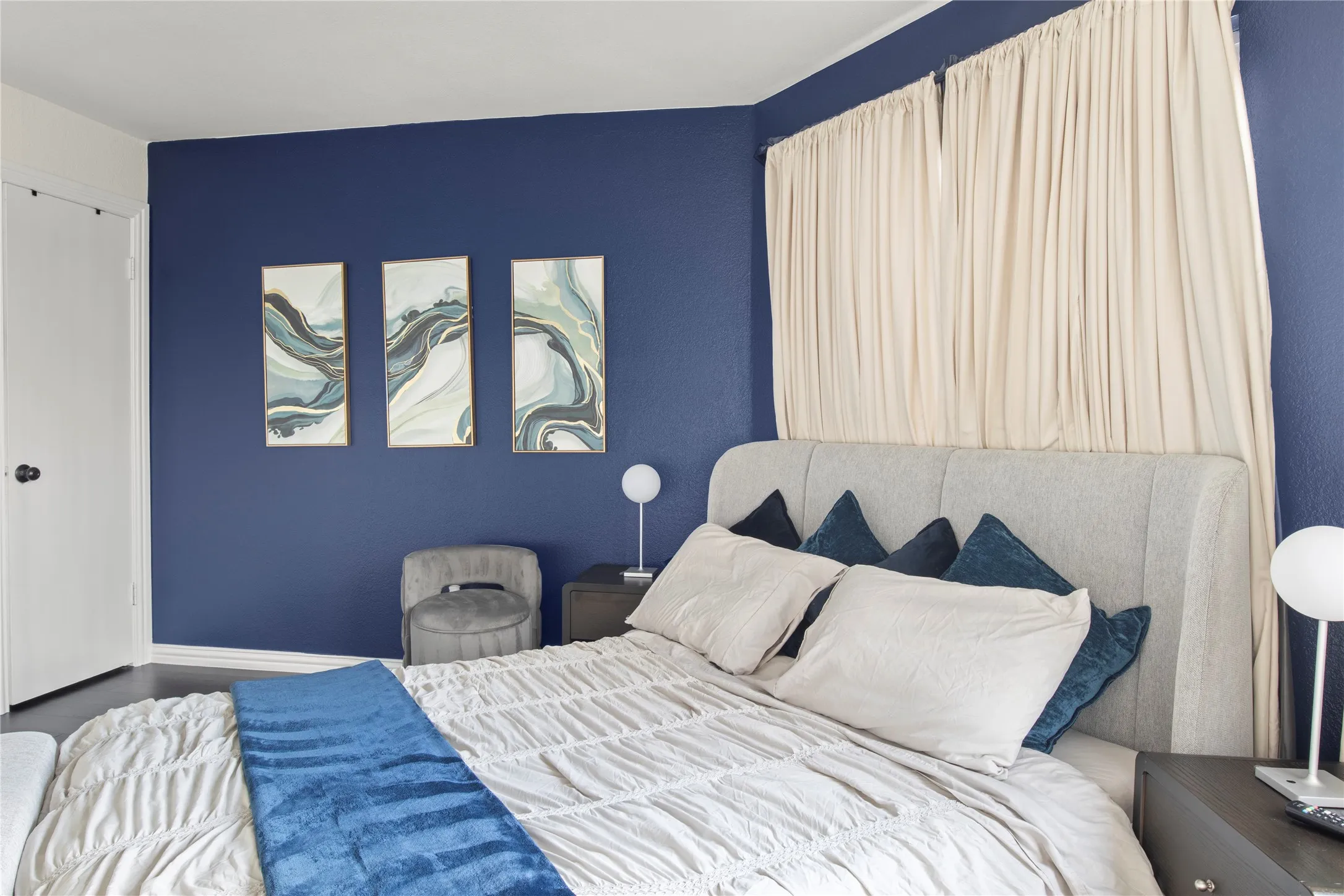 Condominium For Sale in Tarrant County , 2310 Balsam Drive B301, Arlington, Texas 76006, 1 Bedroom, 1 Bathroom, Garage spaces, 614 Sqft, built in 1981, mls#21400086, Real Estate Agent in Arlington, Homes For Sale in Tarrant county, Homes For Sale in Arlington, Realtor in Arlington Texas, Real Estate Brokerage Independent Realty Texas, Luminita Cordes Realtor