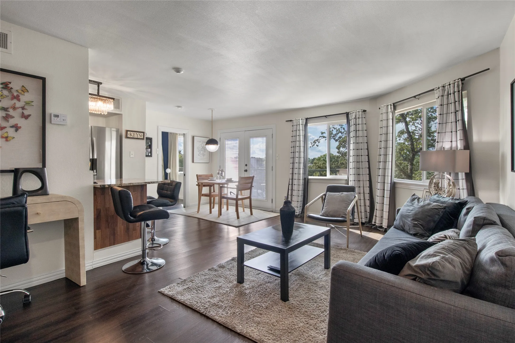 Condominium For Sale in Tarrant County , 2310 Balsam Drive B301, Arlington, Texas 76006, 1 Bedroom, 1 Bathroom, Garage spaces, 614 Sqft, built in 1981, mls#21400086, Real Estate Agent in Arlington, Homes For Sale in Tarrant county, Homes For Sale in Arlington, Realtor in Arlington Texas, Real Estate Brokerage Independent Realty Texas, Luminita Cordes Realtor