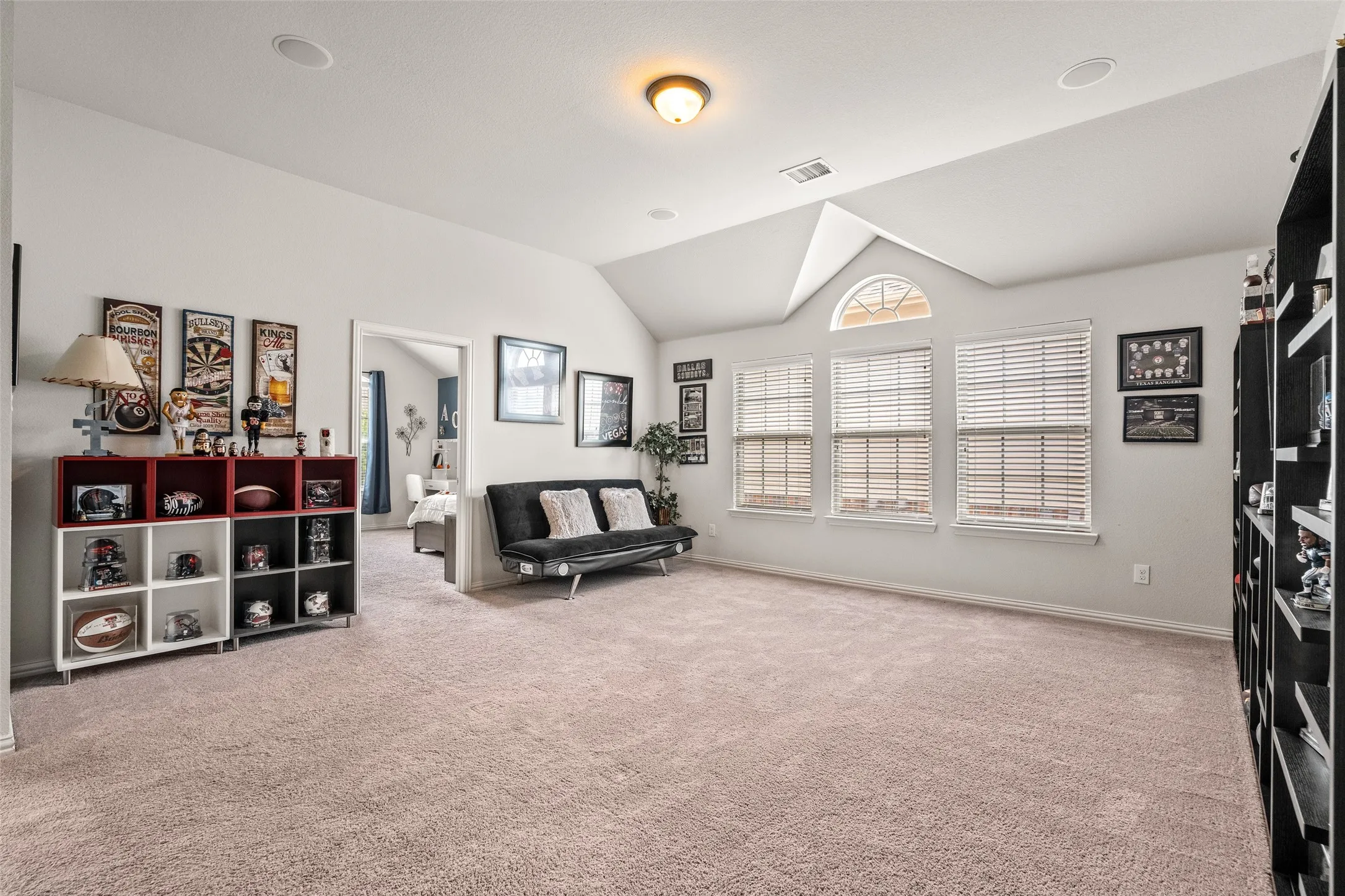 Single Family Residence For Sale in Tarrant County , 5437 Percy Priest Street, Fort Worth, Texas 76179, 5 Bedroom, 4 Bathroom, 2 Garage spaces, 4,019 Sqft, built in 2015, mls#21402095, Real Estate Agent in Fort Worth, Homes For Sale in Tarrant county, Homes For Sale in Fort Worth, Realtor in Fort Worth Texas, Real Estate Brokerage Independent Realty Texas, Luminita Cordes Realtor