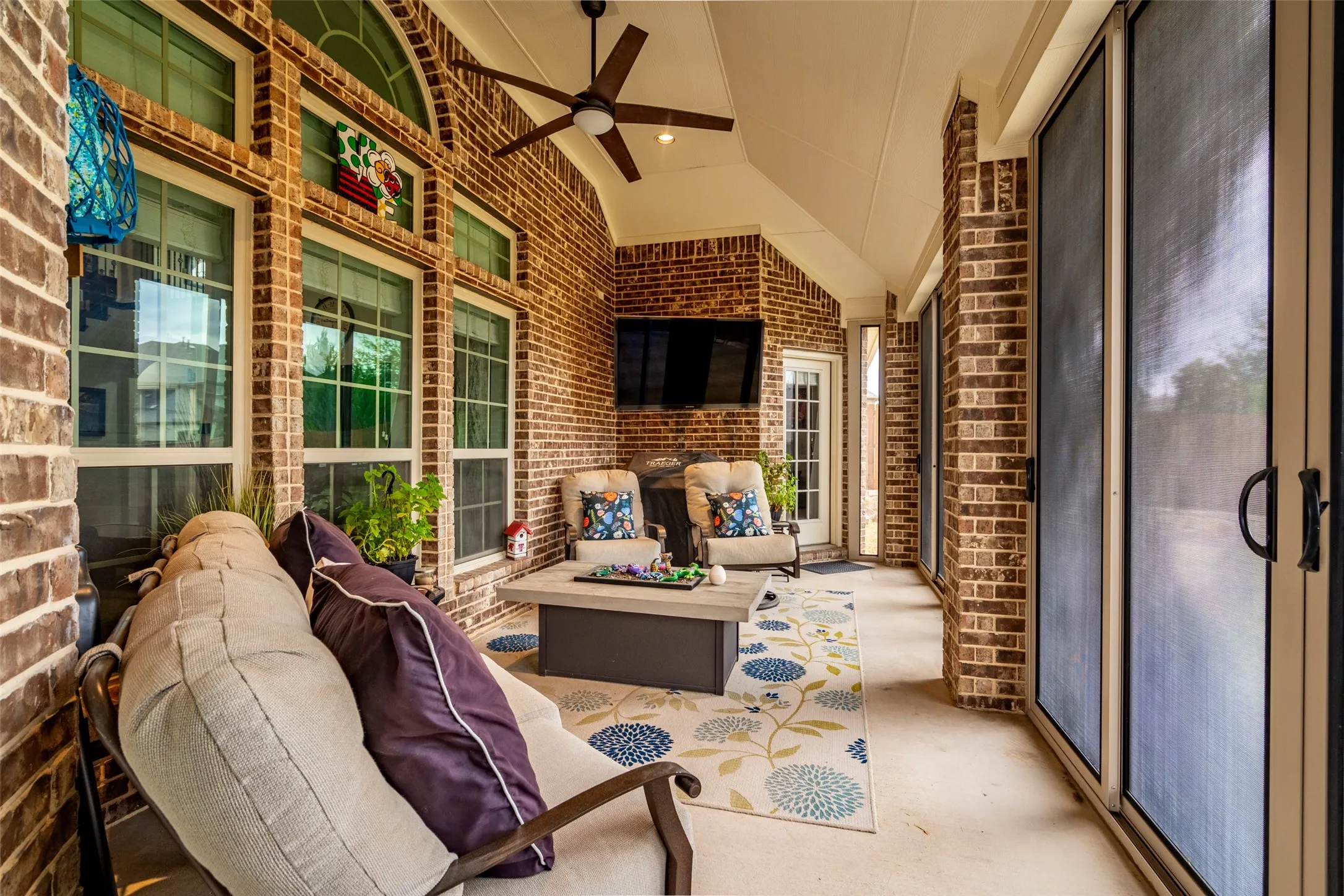 Single Family Residence For Sale in Tarrant County , 5437 Percy Priest Street, Fort Worth, Texas 76179, 5 Bedroom, 4 Bathroom, 2 Garage spaces, 4,019 Sqft, built in 2015, mls#21402095, Real Estate Agent in Fort Worth, Homes For Sale in Tarrant county, Homes For Sale in Fort Worth, Realtor in Fort Worth Texas, Real Estate Brokerage Independent Realty Texas, Luminita Cordes Realtor