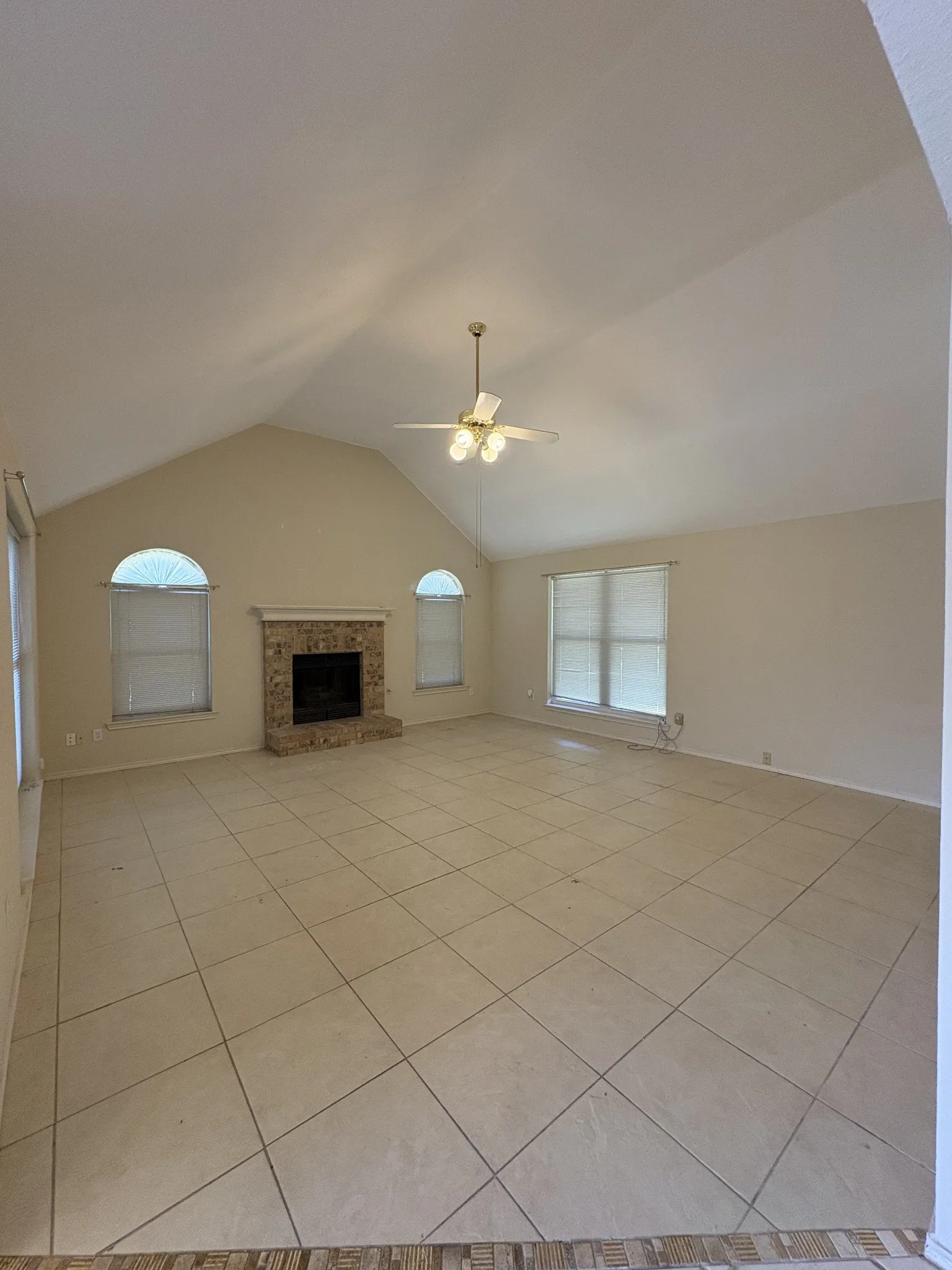 Single Family Residence For Sale in Dallas County , 8006 Weatherly Drive, Rowlett, Texas 75089, 3 Bedroom, 2 Bathroom, 2 Garage spaces, 2,031 Sqft, built in 1987, mls#21402045, Real Estate Agent in Rowlett, Homes For Sale in Dallas county, Homes For Sale in Rowlett, Realtor in Rowlett Texas, Real Estate Brokerage Independent Realty Texas, Luminita Cordes Realtor