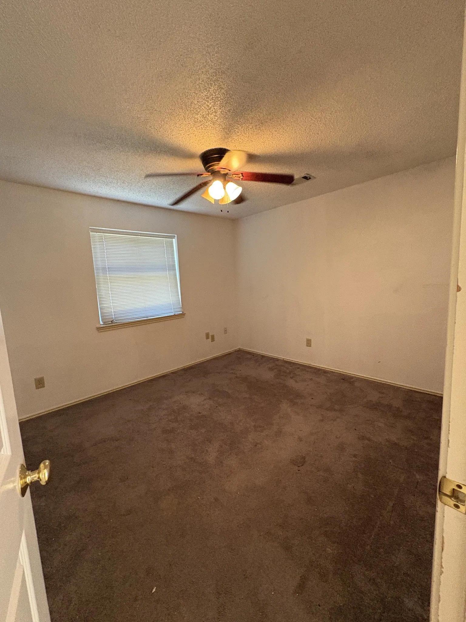 Single Family Residence For Sale in Dallas County , 8006 Weatherly Drive, Rowlett, Texas 75089, 3 Bedroom, 2 Bathroom, 2 Garage spaces, 2,031 Sqft, built in 1987, mls#21402045, Real Estate Agent in Rowlett, Homes For Sale in Dallas county, Homes For Sale in Rowlett, Realtor in Rowlett Texas, Real Estate Brokerage Independent Realty Texas, Luminita Cordes Realtor