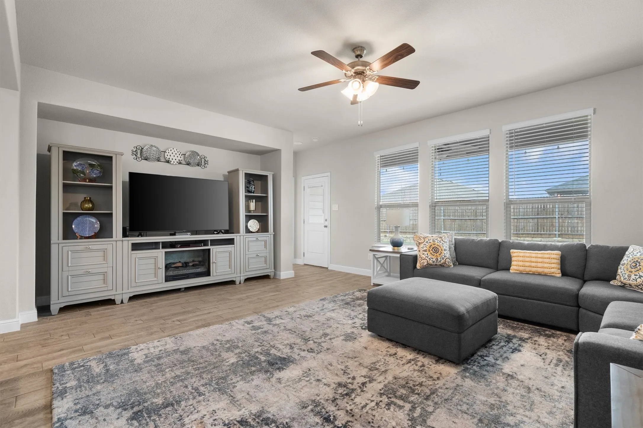 Single Family Residence For Sale in Wise County , 146 Hawksbill Lane, Rhome, Texas 76078, 4 Bedroom, 2 Bathroom, 2 Garage spaces, 2,189 Sqft, built in 2022, mls#21392029, Real Estate Agent in Rhome, Homes For Sale in Wise county, Homes For Sale in Rhome, Realtor in Rhome Texas, Real Estate Brokerage Independent Realty Texas, Luminita Cordes Realtor