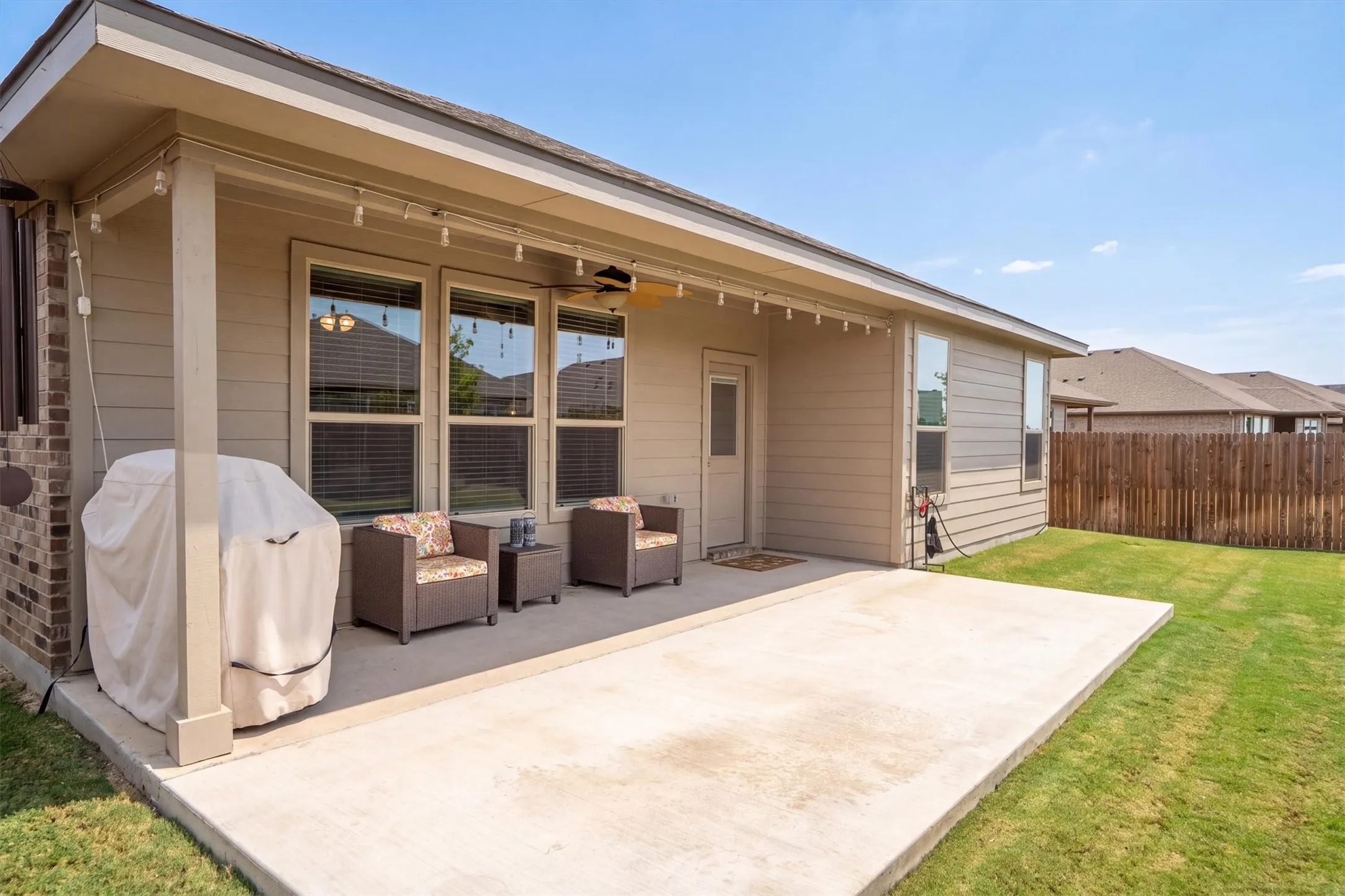 Single Family Residence For Sale in Wise County , 146 Hawksbill Lane, Rhome, Texas 76078, 4 Bedroom, 2 Bathroom, 2 Garage spaces, 2,189 Sqft, built in 2022, mls#21392029, Real Estate Agent in Rhome, Homes For Sale in Wise county, Homes For Sale in Rhome, Realtor in Rhome Texas, Real Estate Brokerage Independent Realty Texas, Luminita Cordes Realtor