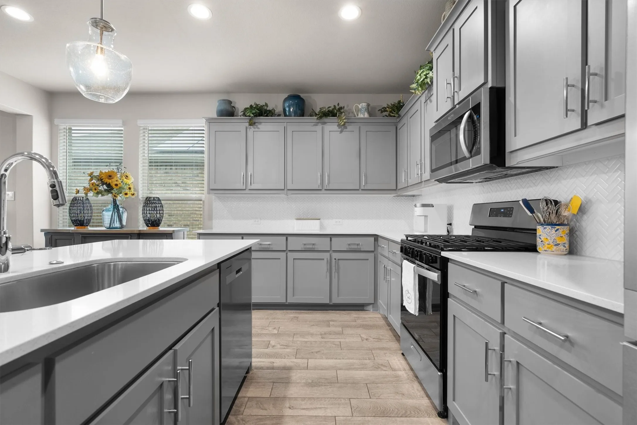 Single Family Residence For Sale in Wise County , 146 Hawksbill Lane, Rhome, Texas 76078, 4 Bedroom, 2 Bathroom, 2 Garage spaces, 2,189 Sqft, built in 2022, mls#21392029, Real Estate Agent in Rhome, Homes For Sale in Wise county, Homes For Sale in Rhome, Realtor in Rhome Texas, Real Estate Brokerage Independent Realty Texas, Luminita Cordes Realtor