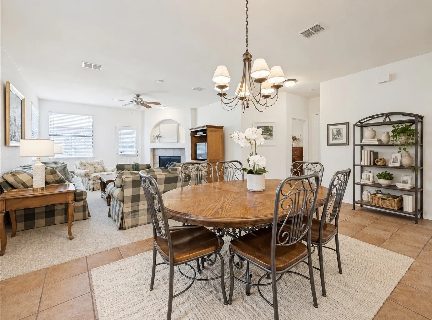 Single Family Residence For Sale in Collin County , 3113 Paradise Valley Drive, Plano, Texas 75025, 3 Bedroom, 2 Bathroom, 2 Garage spaces, 2,126 Sqft, built in 2001, mls#21400133, Real Estate Agent in Plano, Homes For Sale in Collin county, Homes For Sale in Plano, Realtor in Plano Texas, Real Estate Brokerage Independent Realty Texas, Luminita Cordes Realtor