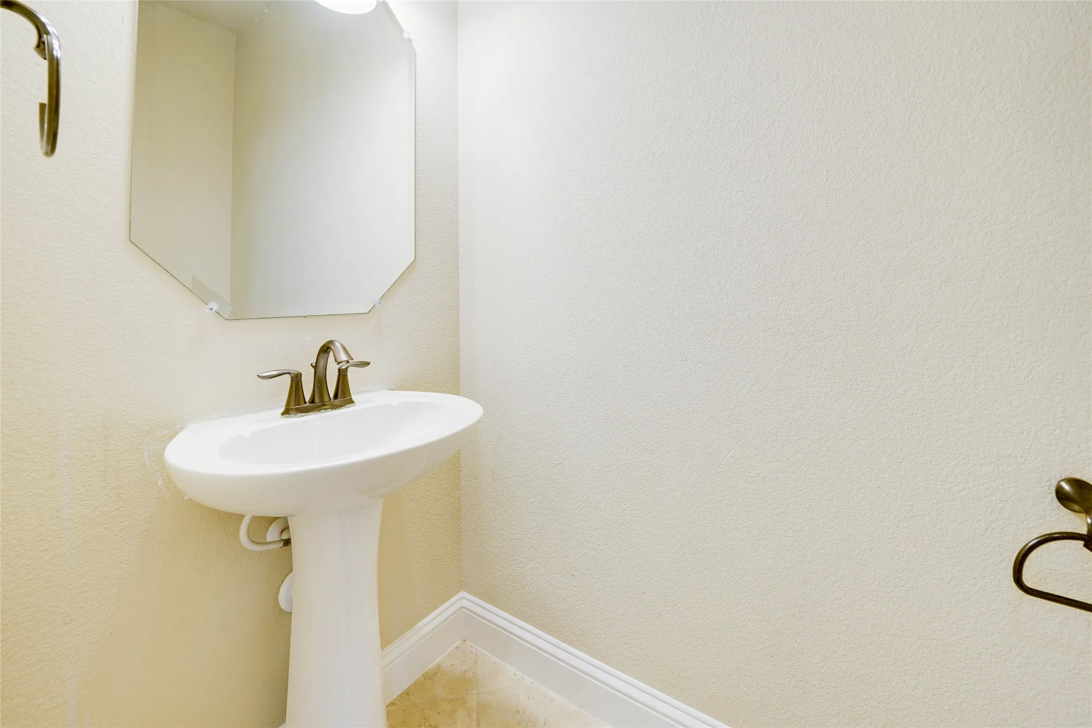Single Family Residence For Rent in Denton County , 1262 Roma Drive, Frisco, Texas 75036, 5 Bedroom, 5 Bathroom, 2 Garage spaces, 4,192 Sqft, built in 2014, mls#21402068, Real Estate Agent in Frisco, Homes For Rent in Denton county, Homes For Rent in Frisco, Realtor in Frisco Texas, Real Estate Brokerage Independent Realty Texas, Luminita Cordes Realtor