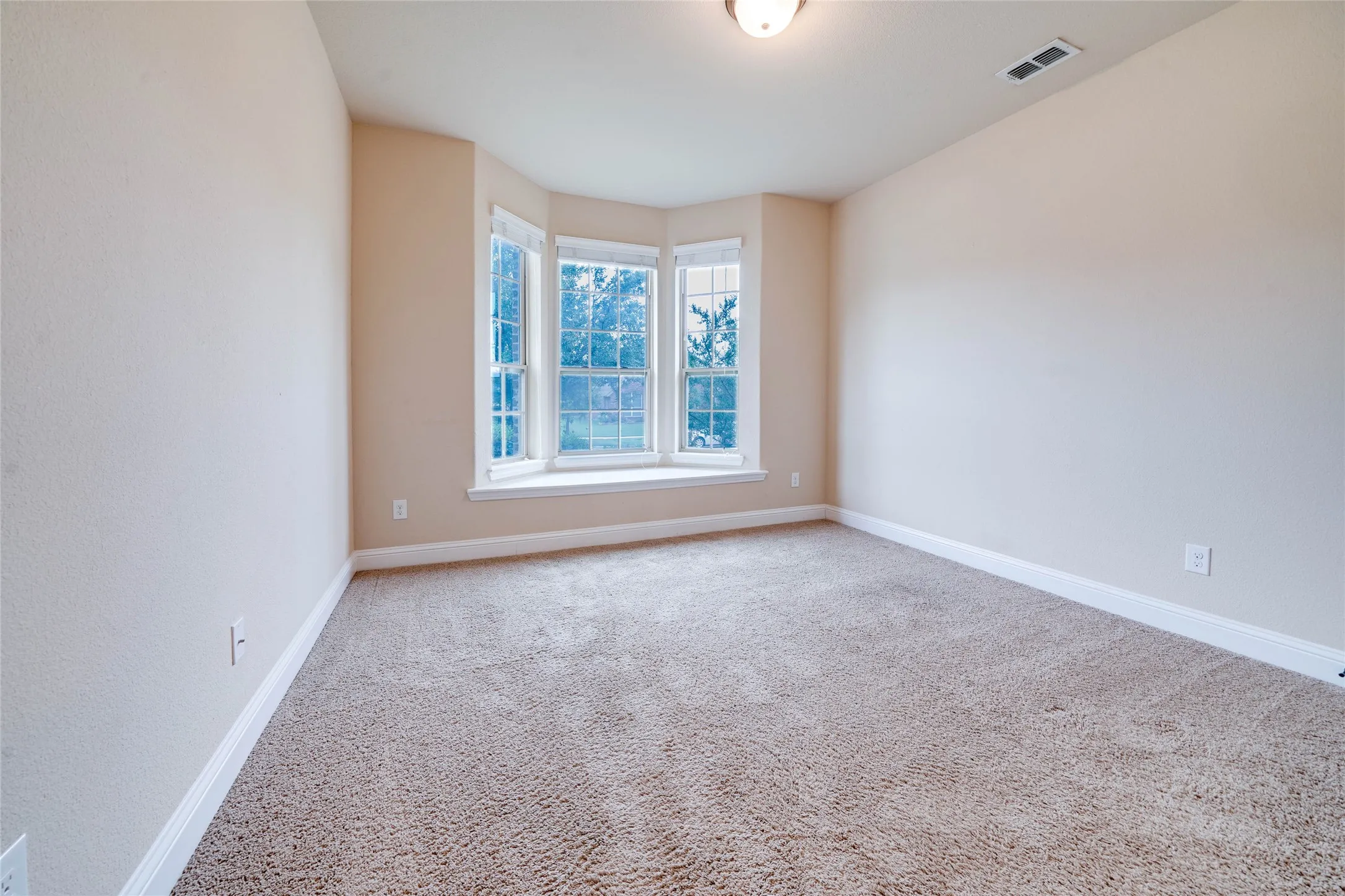 Single Family Residence For Rent in Denton County , 1262 Roma Drive, Frisco, Texas 75036, 5 Bedroom, 5 Bathroom, 2 Garage spaces, 4,192 Sqft, built in 2014, mls#21402068, Real Estate Agent in Frisco, Homes For Rent in Denton county, Homes For Rent in Frisco, Realtor in Frisco Texas, Real Estate Brokerage Independent Realty Texas, Luminita Cordes Realtor