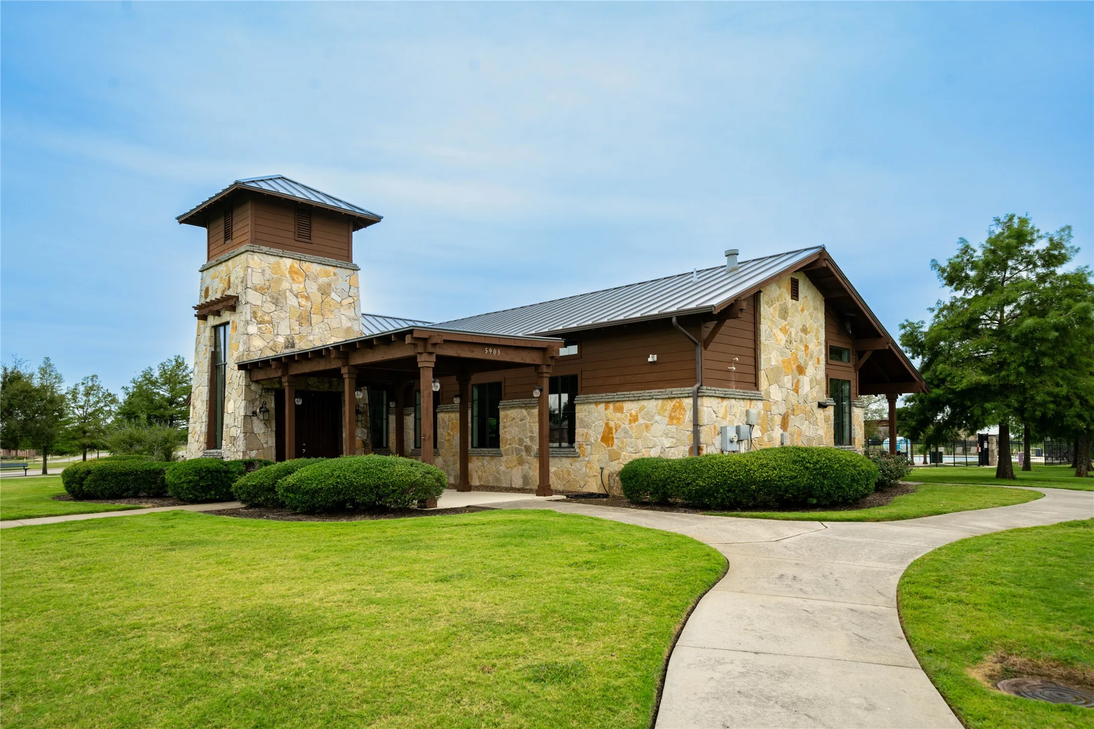 Single Family Residence For Rent in Denton County , 1262 Roma Drive, Frisco, Texas 75036, 5 Bedroom, 5 Bathroom, 2 Garage spaces, 4,192 Sqft, built in 2014, mls#21402068, Real Estate Agent in Frisco, Homes For Rent in Denton county, Homes For Rent in Frisco, Realtor in Frisco Texas, Real Estate Brokerage Independent Realty Texas, Luminita Cordes Realtor