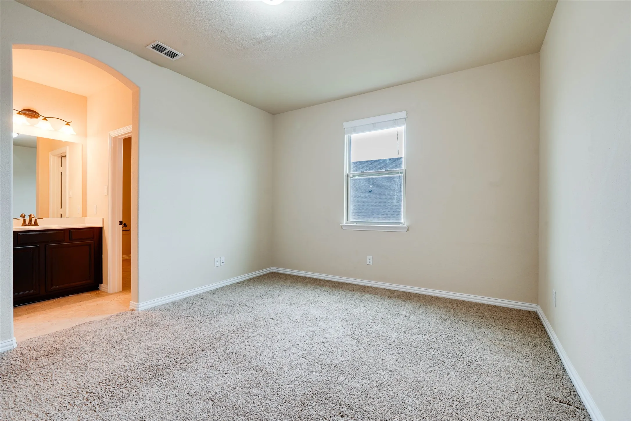 Single Family Residence For Rent in Denton County , 1262 Roma Drive, Frisco, Texas 75036, 5 Bedroom, 5 Bathroom, 2 Garage spaces, 4,192 Sqft, built in 2014, mls#21402068, Real Estate Agent in Frisco, Homes For Rent in Denton county, Homes For Rent in Frisco, Realtor in Frisco Texas, Real Estate Brokerage Independent Realty Texas, Luminita Cordes Realtor