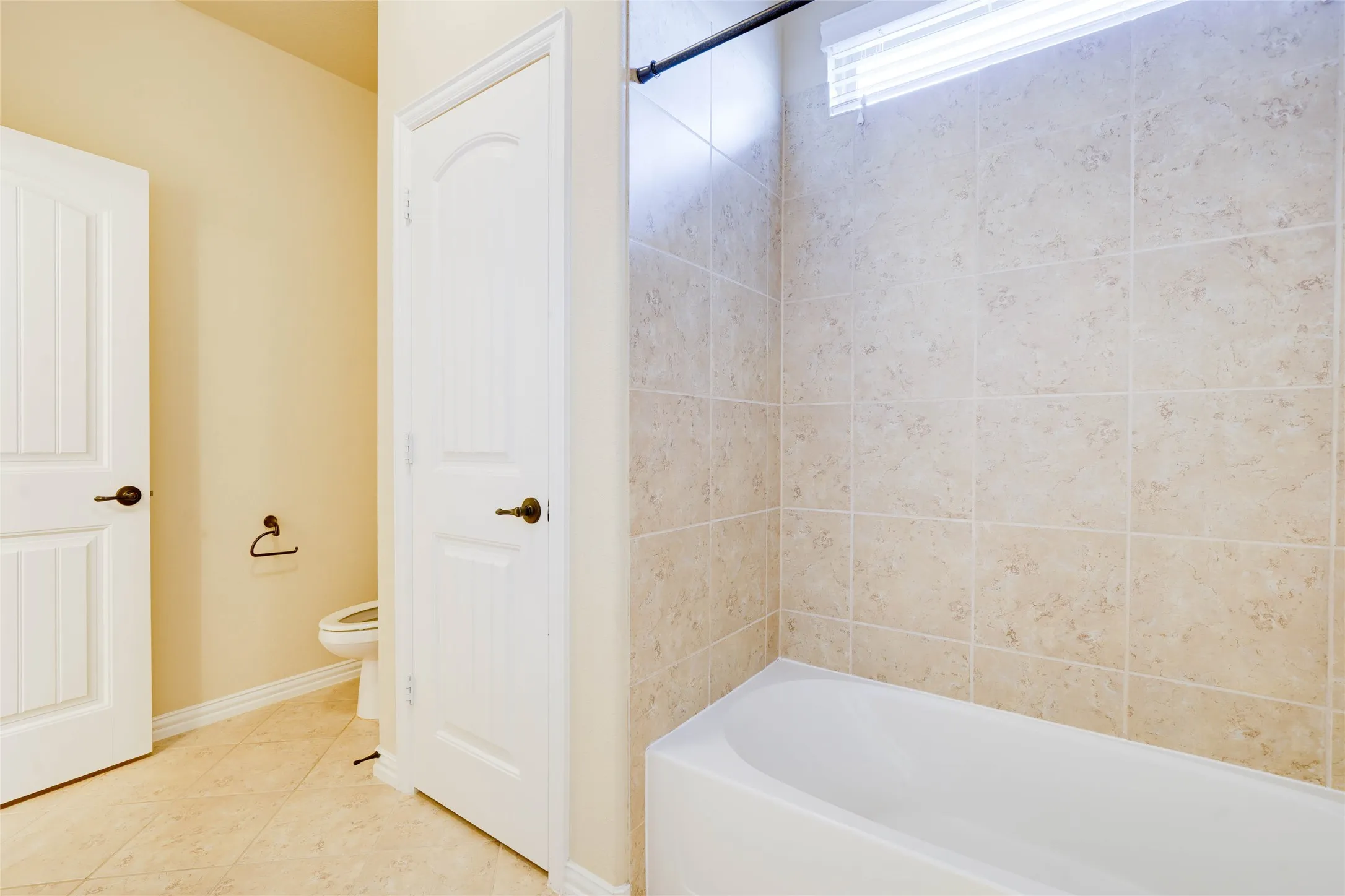 Single Family Residence For Rent in Denton County , 1262 Roma Drive, Frisco, Texas 75036, 5 Bedroom, 5 Bathroom, 2 Garage spaces, 4,192 Sqft, built in 2014, mls#21402068, Real Estate Agent in Frisco, Homes For Rent in Denton county, Homes For Rent in Frisco, Realtor in Frisco Texas, Real Estate Brokerage Independent Realty Texas, Luminita Cordes Realtor