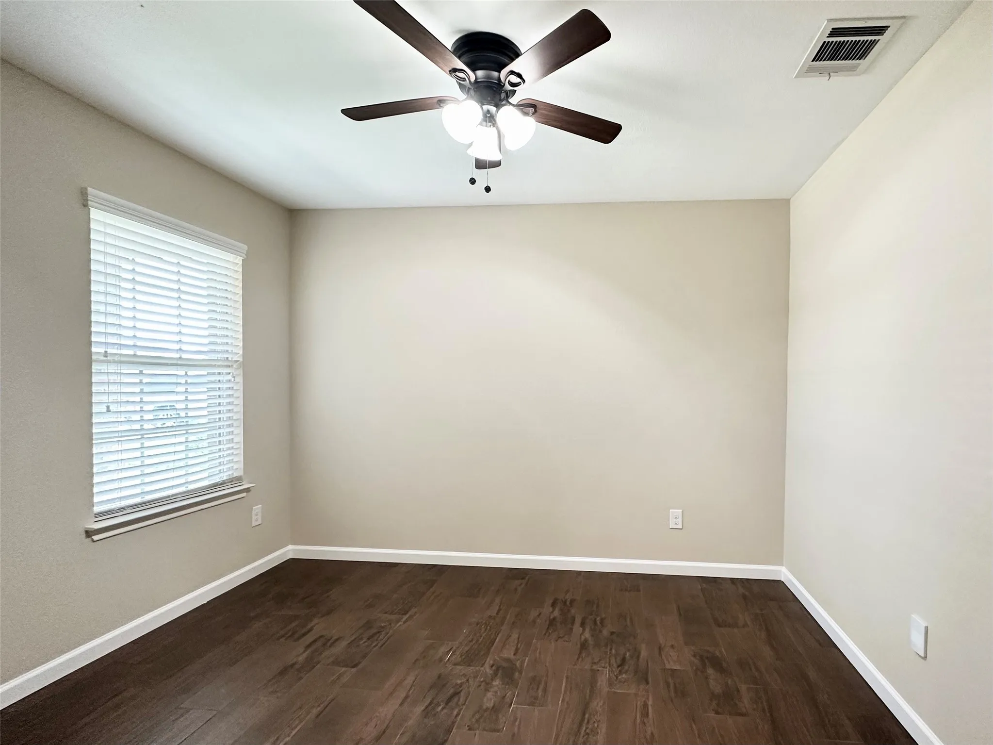 Single Family Residence For Rent in Collin County , 905 Quartz Trail, Princeton, Texas 75407, 4 Bedroom, 2 Bathroom, 2 Garage spaces, 1,828 Sqft, built in 2017, mls#21402096, Real Estate Agent in Princeton, Homes For Rent in Collin county, Homes For Rent in Princeton, Realtor in Princeton Texas, Real Estate Brokerage Independent Realty Texas, Luminita Cordes Realtor