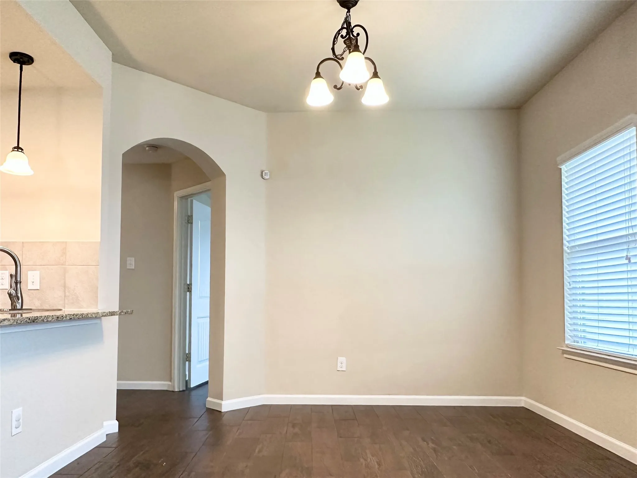 Single Family Residence For Rent in Collin County , 905 Quartz Trail, Princeton, Texas 75407, 4 Bedroom, 2 Bathroom, 2 Garage spaces, 1,828 Sqft, built in 2017, mls#21402096, Real Estate Agent in Princeton, Homes For Rent in Collin county, Homes For Rent in Princeton, Realtor in Princeton Texas, Real Estate Brokerage Independent Realty Texas, Luminita Cordes Realtor