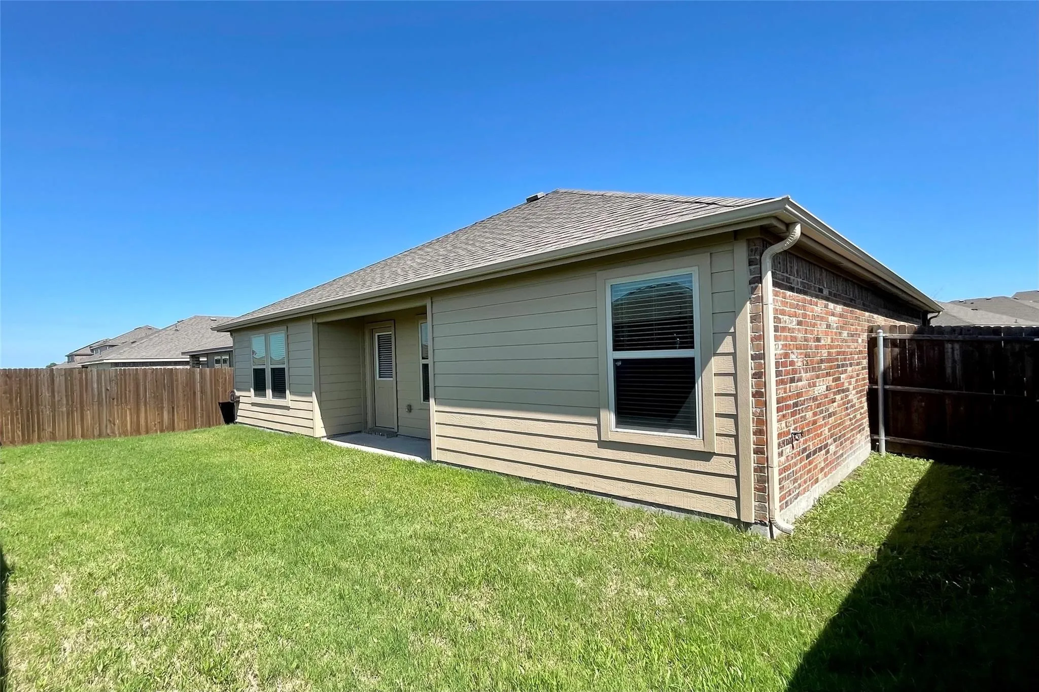 Single Family Residence For Rent in Collin County , 905 Quartz Trail, Princeton, Texas 75407, 4 Bedroom, 2 Bathroom, 2 Garage spaces, 1,828 Sqft, built in 2017, mls#21402096, Real Estate Agent in Princeton, Homes For Rent in Collin county, Homes For Rent in Princeton, Realtor in Princeton Texas, Real Estate Brokerage Independent Realty Texas, Luminita Cordes Realtor