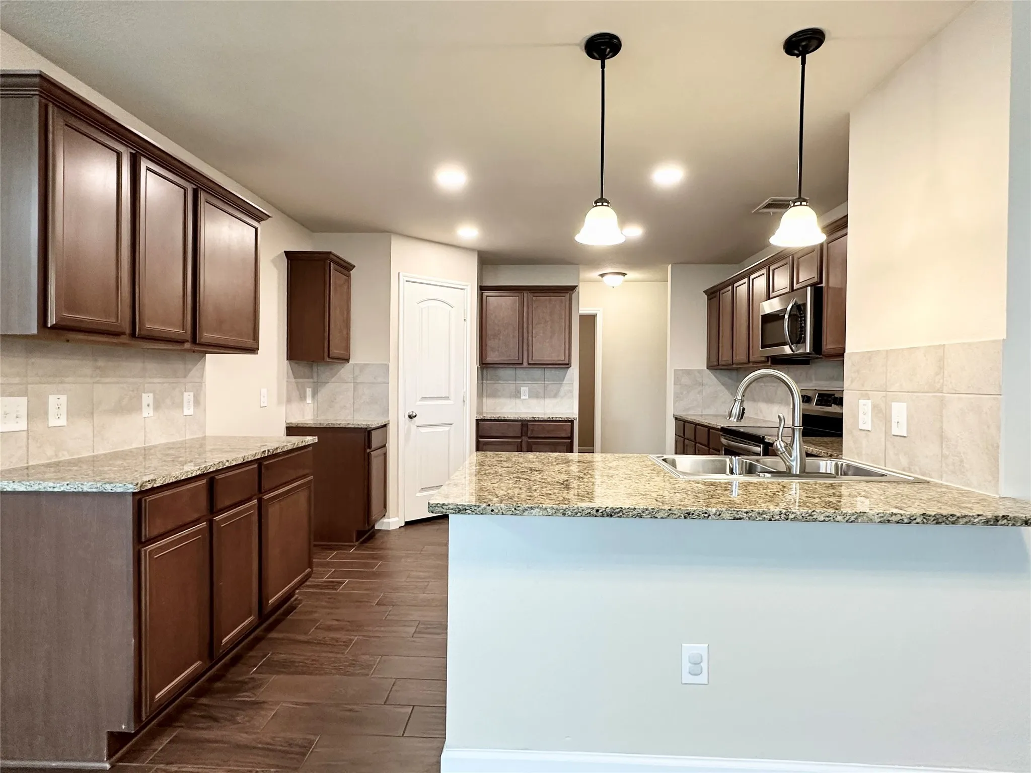Single Family Residence For Rent in Collin County , 905 Quartz Trail, Princeton, Texas 75407, 4 Bedroom, 2 Bathroom, 2 Garage spaces, 1,828 Sqft, built in 2017, mls#21402096, Real Estate Agent in Princeton, Homes For Rent in Collin county, Homes For Rent in Princeton, Realtor in Princeton Texas, Real Estate Brokerage Independent Realty Texas, Luminita Cordes Realtor