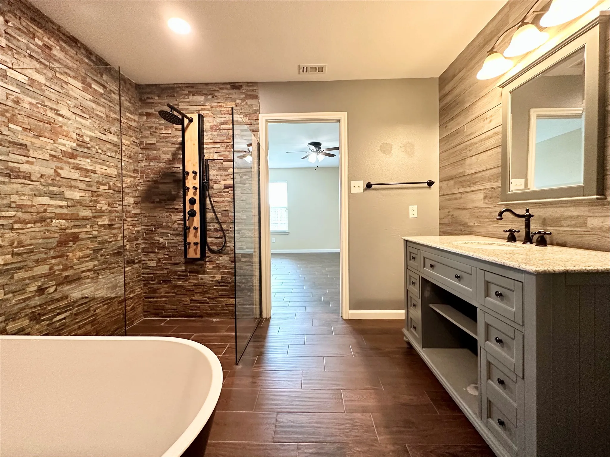 Single Family Residence For Rent in Collin County , 905 Quartz Trail, Princeton, Texas 75407, 4 Bedroom, 2 Bathroom, 2 Garage spaces, 1,828 Sqft, built in 2017, mls#21402096, Real Estate Agent in Princeton, Homes For Rent in Collin county, Homes For Rent in Princeton, Realtor in Princeton Texas, Real Estate Brokerage Independent Realty Texas, Luminita Cordes Realtor