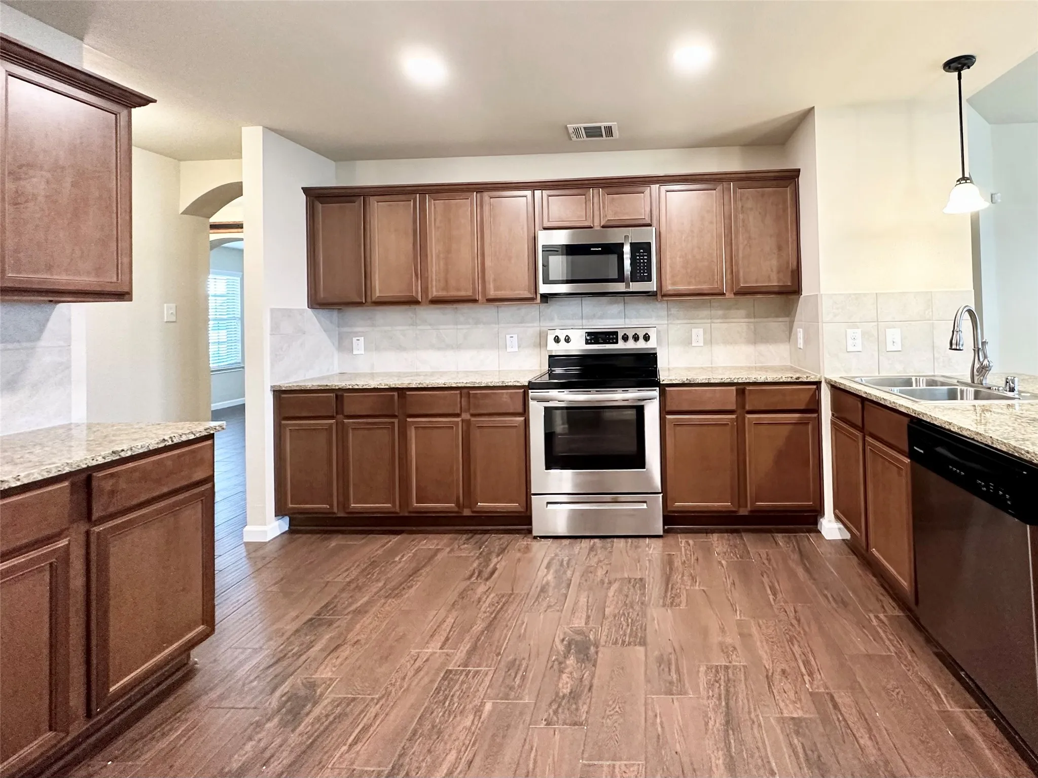 Single Family Residence For Rent in Collin County , 905 Quartz Trail, Princeton, Texas 75407, 4 Bedroom, 2 Bathroom, 2 Garage spaces, 1,828 Sqft, built in 2017, mls#21402096, Real Estate Agent in Princeton, Homes For Rent in Collin county, Homes For Rent in Princeton, Realtor in Princeton Texas, Real Estate Brokerage Independent Realty Texas, Luminita Cordes Realtor