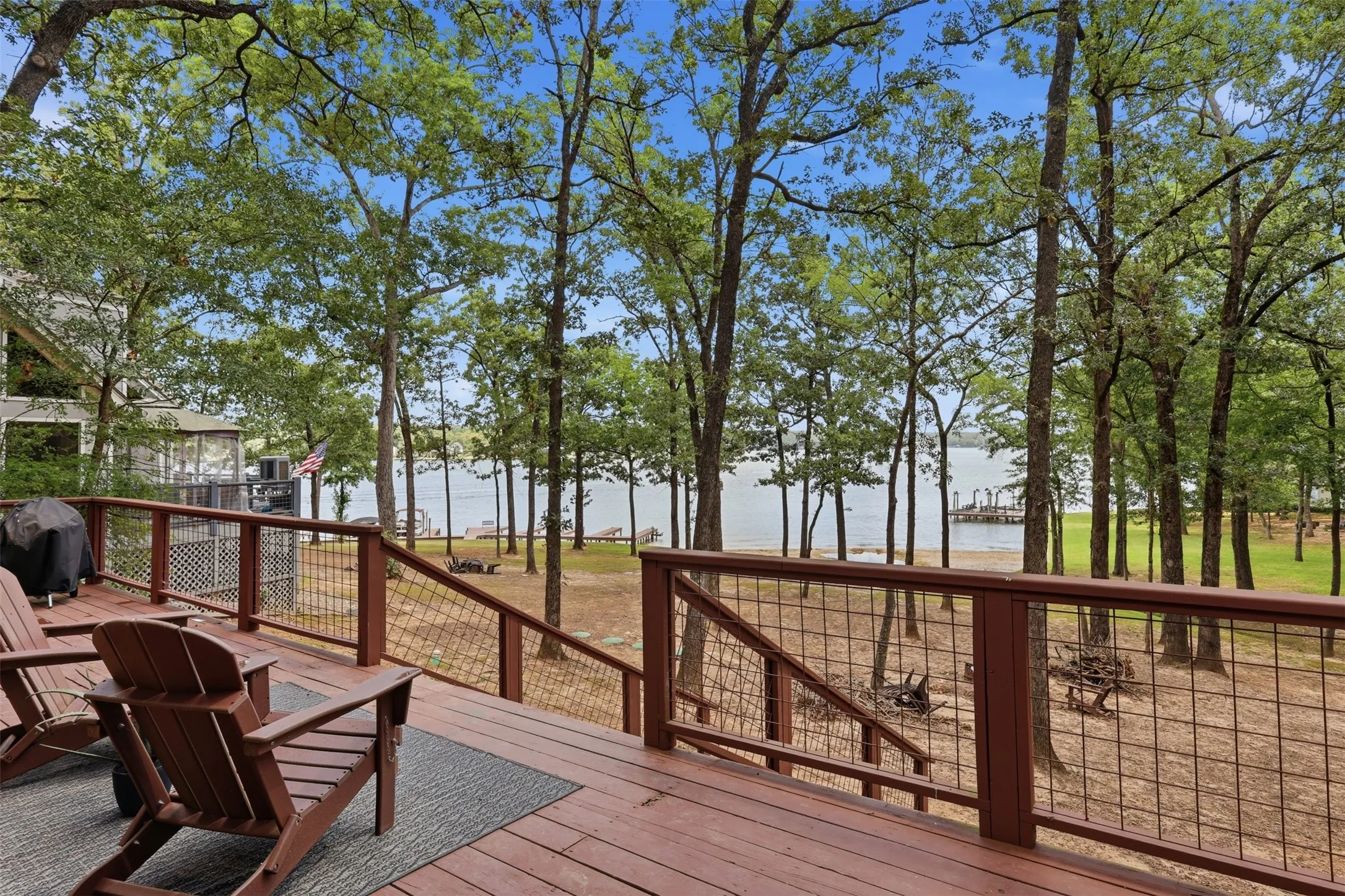 Single Family Residence For Sale in Franklin (TX) County , 104 E Barker Creek Drive, Scroggins, Texas 75480, 3 Bedroom, 2 Bathroom, Garage spaces, 900 Sqft, built in 1985, mls#21400570, Real Estate Agent in Scroggins, Homes For Sale in Franklin (TX) county, Homes For Sale in Scroggins, Realtor in Scroggins Texas, Real Estate Brokerage Independent Realty Texas, Luminita Cordes Realtor