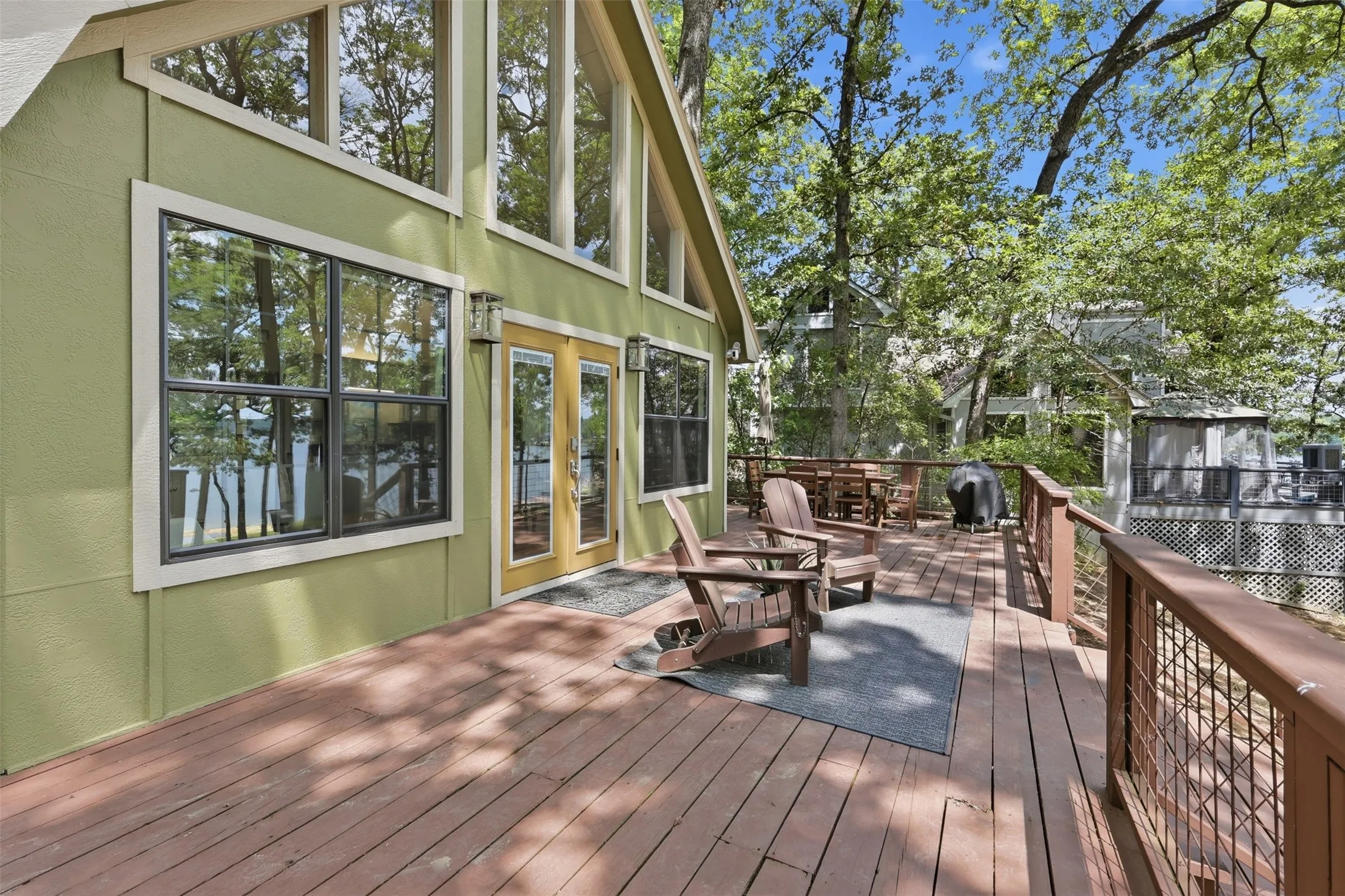 Single Family Residence For Sale in Franklin (TX) County , 104 E Barker Creek Drive, Scroggins, Texas 75480, 3 Bedroom, 2 Bathroom, Garage spaces, 900 Sqft, built in 1985, mls#21400570, Real Estate Agent in Scroggins, Homes For Sale in Franklin (TX) county, Homes For Sale in Scroggins, Realtor in Scroggins Texas, Real Estate Brokerage Independent Realty Texas, Luminita Cordes Realtor