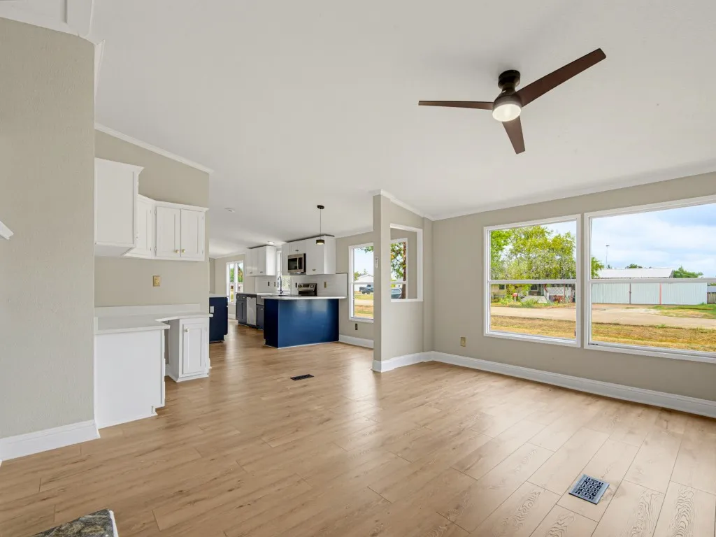 Mobile Home For Sale in Ellis County , 129 Hearne Lane, Red Oak, Texas 75154, 4 Bedroom, 2 Bathroom, Garage spaces, 2,432 Sqft, built in 2000, mls#21401433, Real Estate Agent in Red Oak, Homes For Sale in Ellis county, Homes For Sale in Red Oak, Realtor in Red Oak Texas, Real Estate Brokerage Independent Realty Texas, Luminita Cordes Realtor