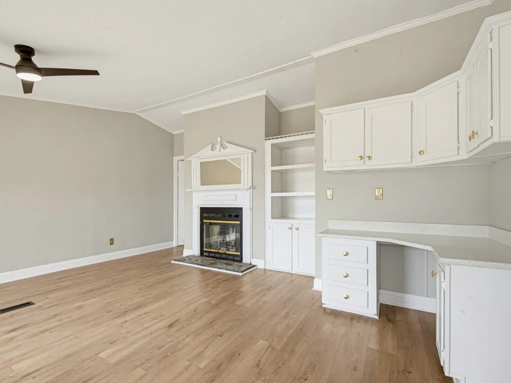 Mobile Home For Sale in Ellis County , 129 Hearne Lane, Red Oak, Texas 75154, 4 Bedroom, 2 Bathroom, Garage spaces, 2,432 Sqft, built in 2000, mls#21401433, Real Estate Agent in Red Oak, Homes For Sale in Ellis county, Homes For Sale in Red Oak, Realtor in Red Oak Texas, Real Estate Brokerage Independent Realty Texas, Luminita Cordes Realtor