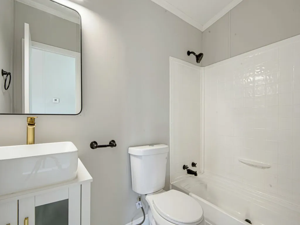 Mobile Home For Sale in Ellis County , 129 Hearne Lane, Red Oak, Texas 75154, 4 Bedroom, 2 Bathroom, Garage spaces, 2,432 Sqft, built in 2000, mls#21401433, Real Estate Agent in Red Oak, Homes For Sale in Ellis county, Homes For Sale in Red Oak, Realtor in Red Oak Texas, Real Estate Brokerage Independent Realty Texas, Luminita Cordes Realtor