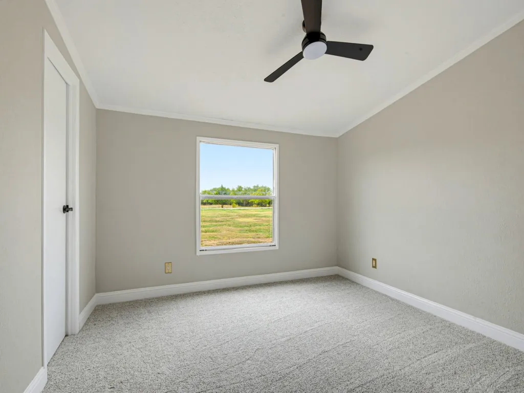 Mobile Home For Sale in Ellis County , 129 Hearne Lane, Red Oak, Texas 75154, 4 Bedroom, 2 Bathroom, Garage spaces, 2,432 Sqft, built in 2000, mls#21401433, Real Estate Agent in Red Oak, Homes For Sale in Ellis county, Homes For Sale in Red Oak, Realtor in Red Oak Texas, Real Estate Brokerage Independent Realty Texas, Luminita Cordes Realtor
