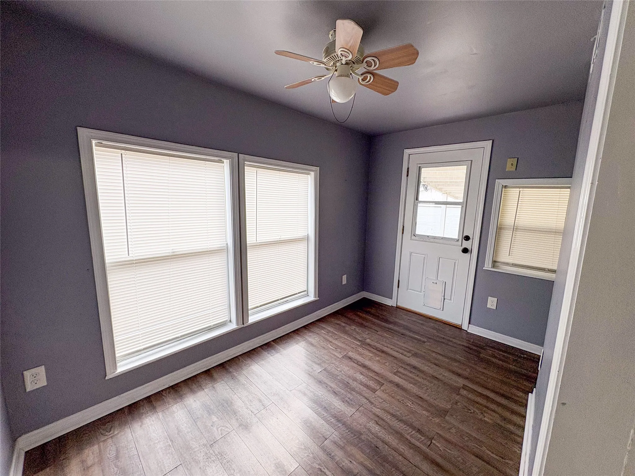 Single Family Residence For Rent in Grayson County , 528 W Florence, Denison, Texas 75020, 3 Bedroom, 2 Bathroom, 1 Garage spaces, 1,174 Sqft, built in 1910, mls#21402111, Real Estate Agent in Denison, Homes For Rent in Grayson county, Homes For Rent in Denison, Realtor in Denison Texas, Real Estate Brokerage Independent Realty Texas, Luminita Cordes Realtor