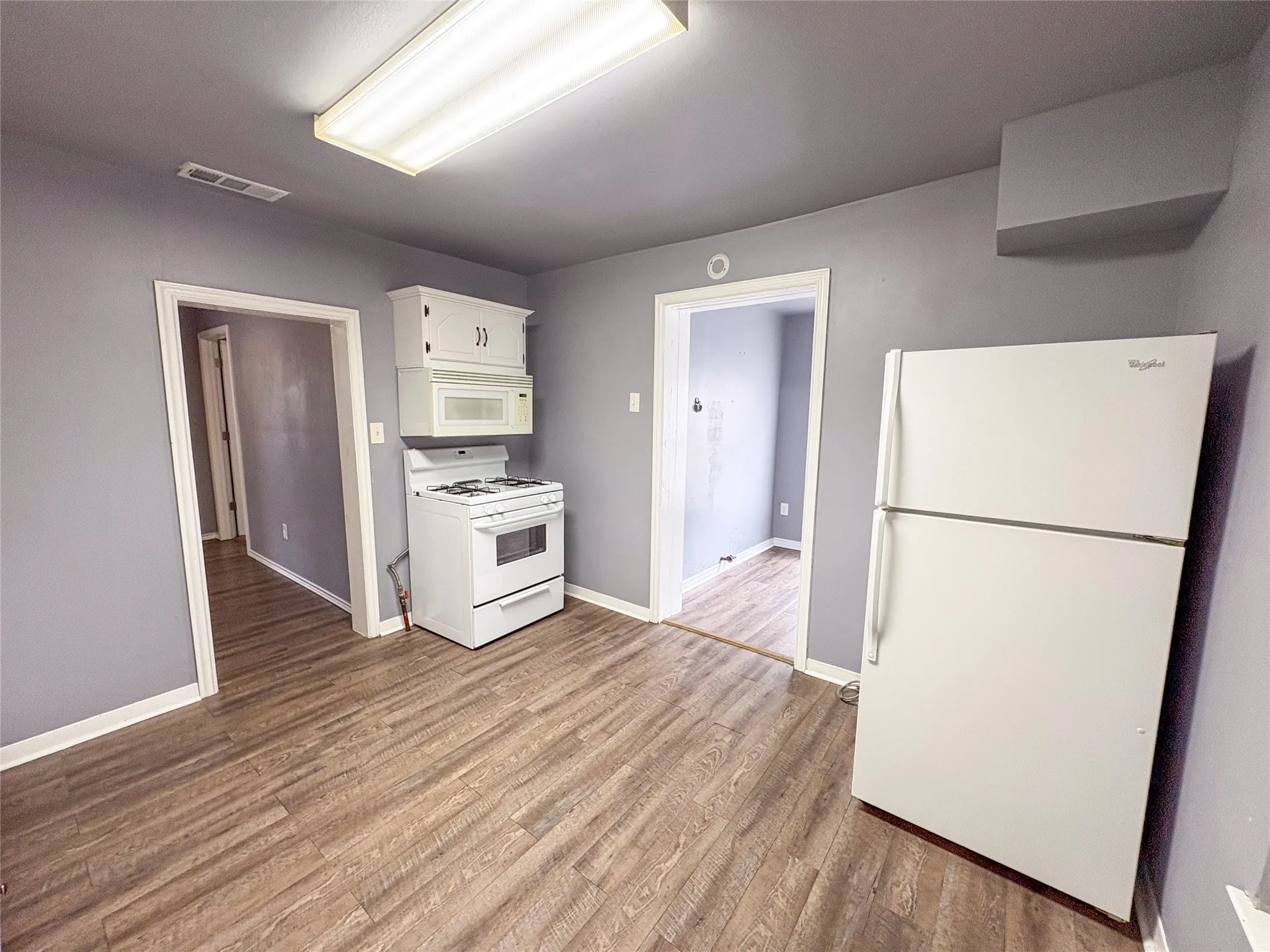Single Family Residence For Rent in Grayson County , 528 W Florence, Denison, Texas 75020, 3 Bedroom, 2 Bathroom, 1 Garage spaces, 1,174 Sqft, built in 1910, mls#21402111, Real Estate Agent in Denison, Homes For Rent in Grayson county, Homes For Rent in Denison, Realtor in Denison Texas, Real Estate Brokerage Independent Realty Texas, Luminita Cordes Realtor